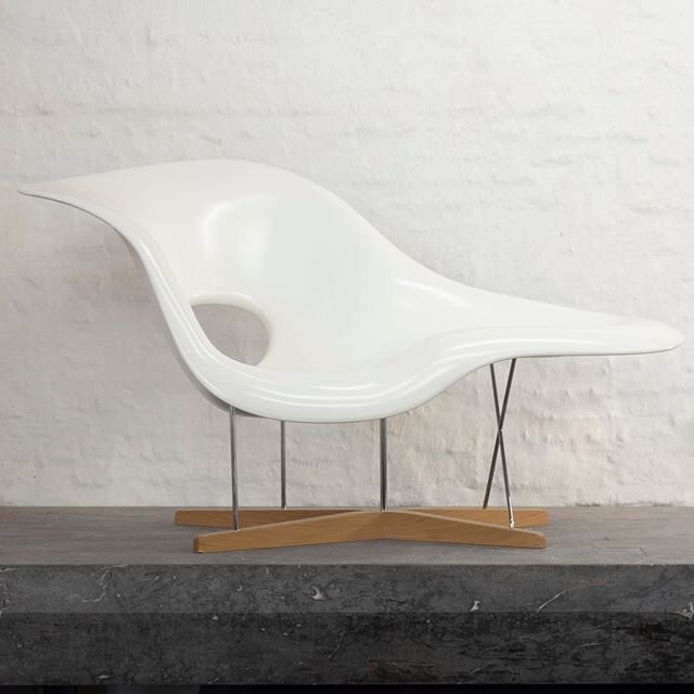 Repair of a brandnew La Chaise for Vitra Circle . Thank you for your trust !

Read the full story here:
https://vitracircle.com/nl/over-vitra-circle