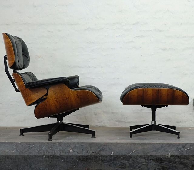 Eames lounge chair and ottoman in Riorosewood for sale (1980, USA) 
DM for more info .