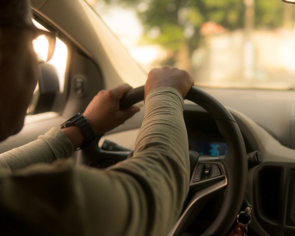 Ford patenta una tecnología que escucha conversaciones para mostrar anuncios personalizados