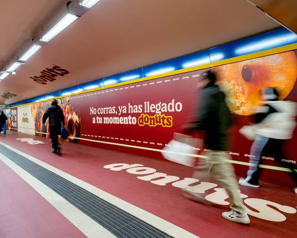 JCDecaux y PHD Media llevan la experiencia de Donuts al Metro de Madrid con aroma y sonido envolvente