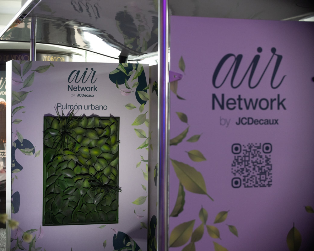 JCDecaux presenta sus nuevas marquesinas AirNetwork, capaces de purificar el aire