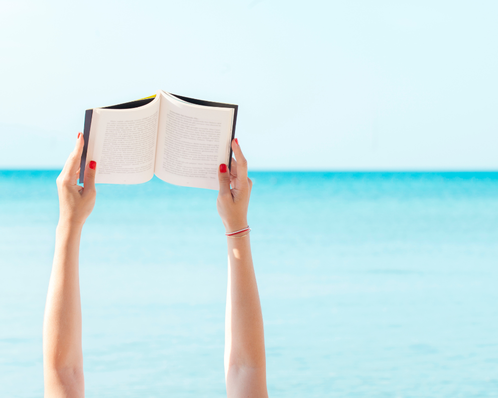 Del análisis de datos a ChatGPT: cinco libros sobre IA y marketing para devorar este verano