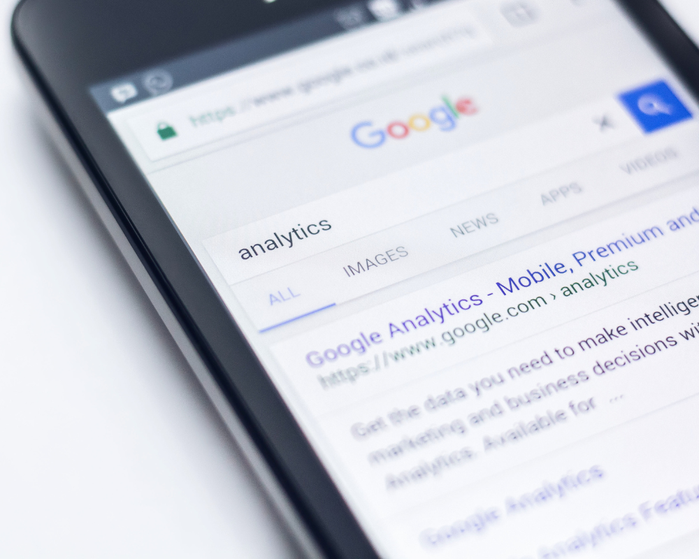 Search con IA gana uso pero no compensa la caída del tráfico desde Google