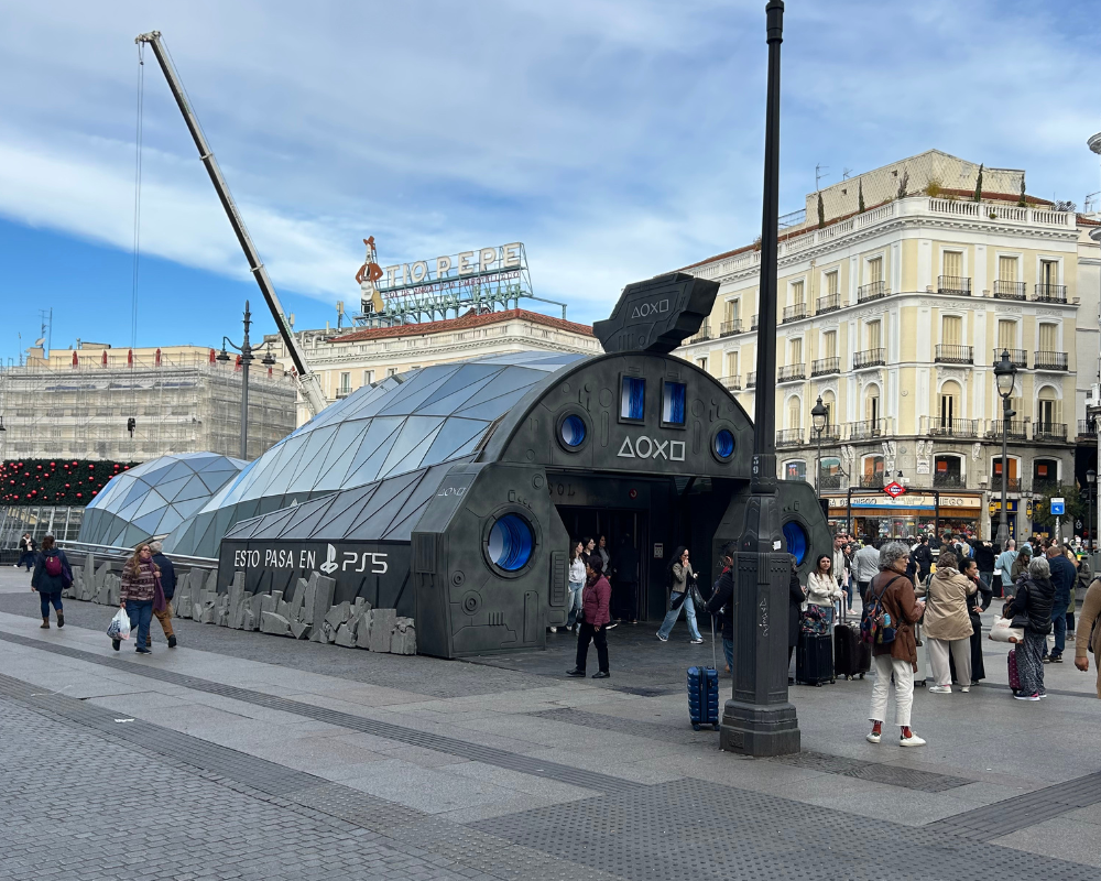WPP Media transforma la “Ballena” de Sol en una nave espacial para lanzar “Esto pasa en PS5”