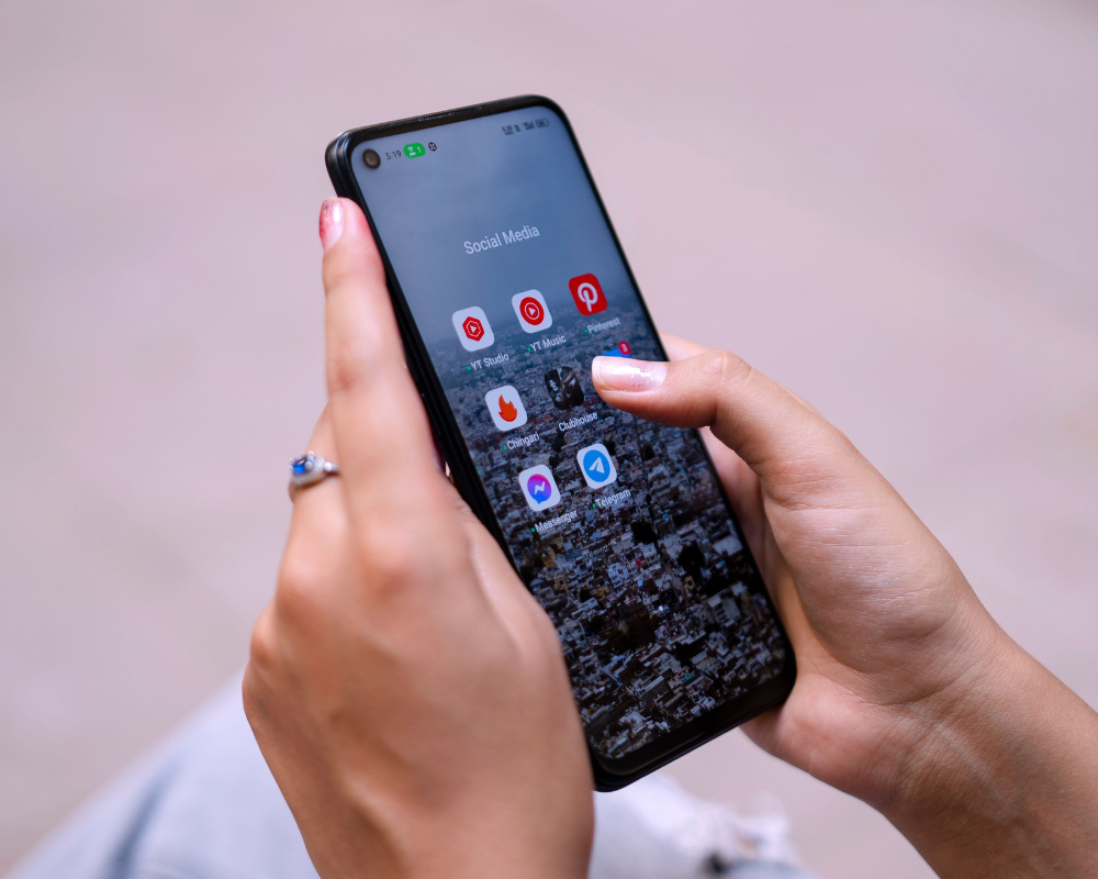 Las redes sociales dejan de crecer en España y anotan una leve caída por primera vez