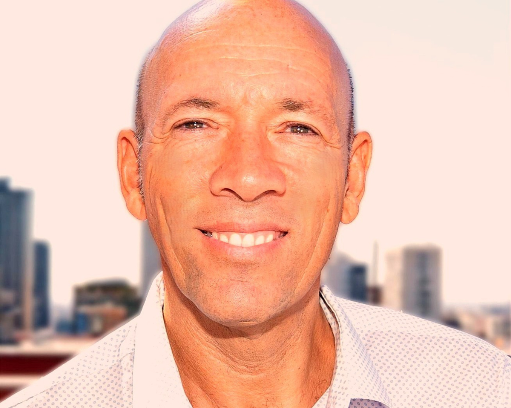 ‘El problema no es la tecnología, es la renuncia para ponerle criterio’, Guillermo Hernández (Somos Sapiens + ZIZER)