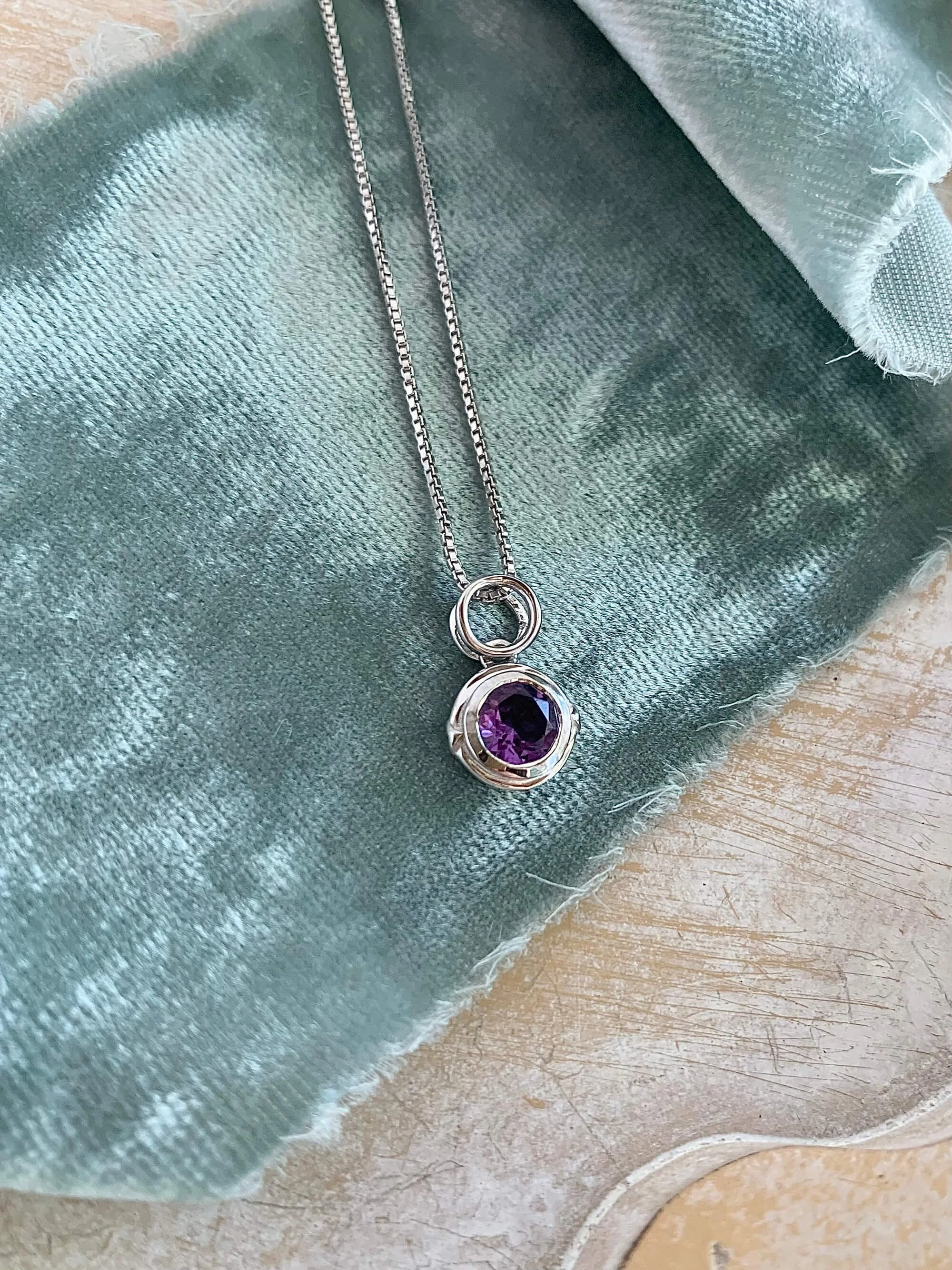 Full Bezel Amethyst Silver Necklace