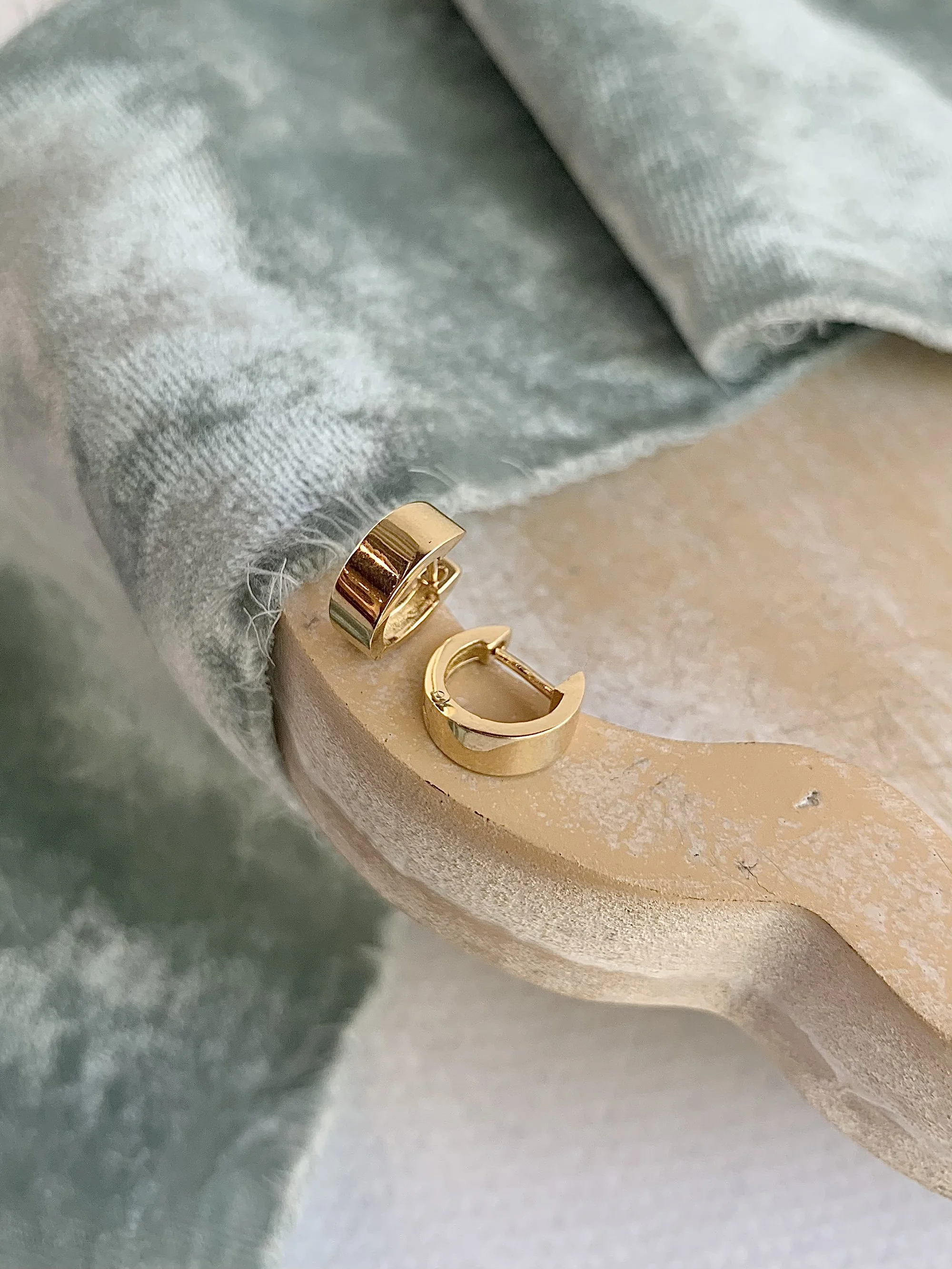 Wide Pipecut 10.5mm 14k Yellow Gold Huggie Earrings