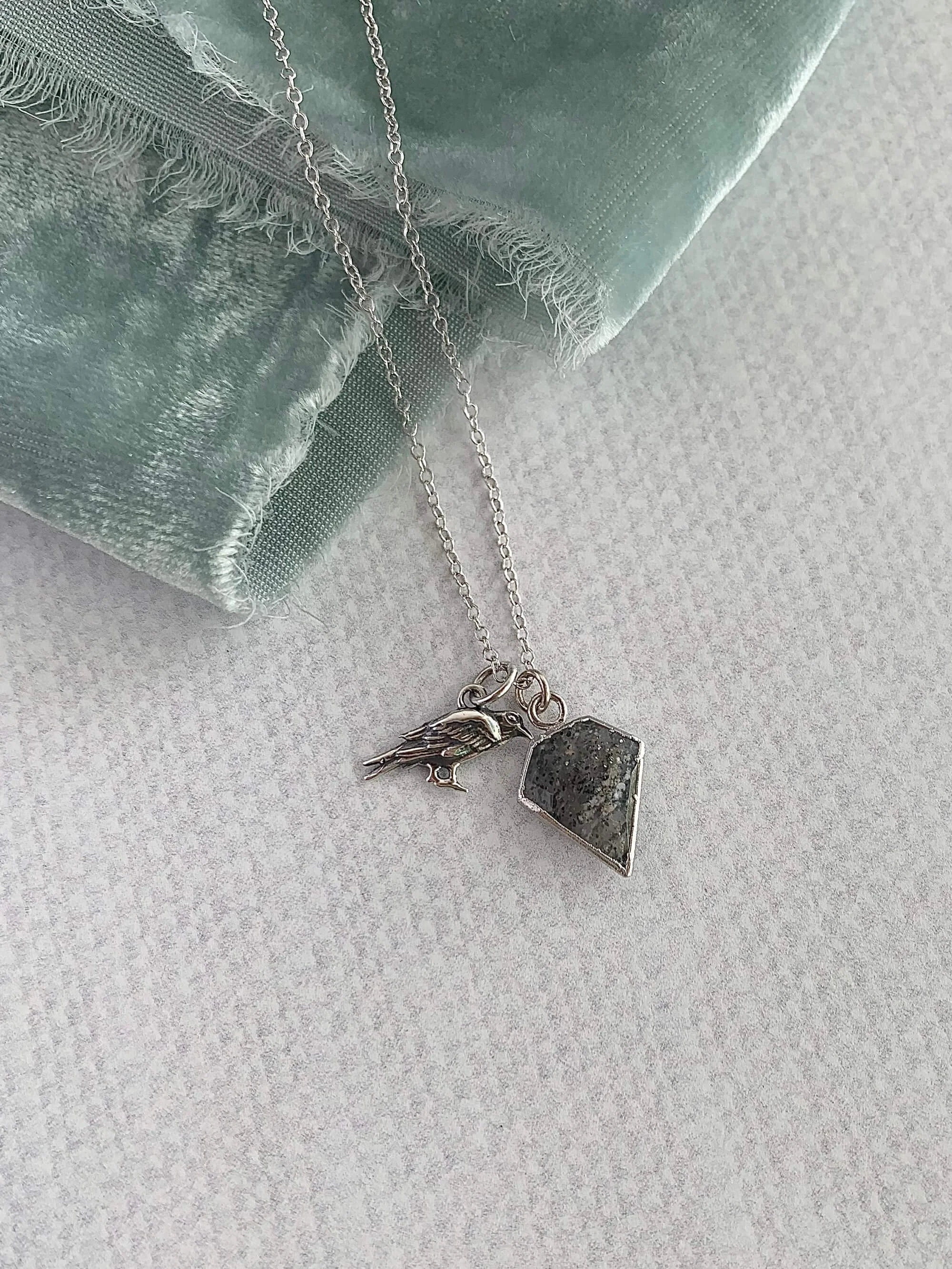 Smart Crow Labradorite Silver Necklace