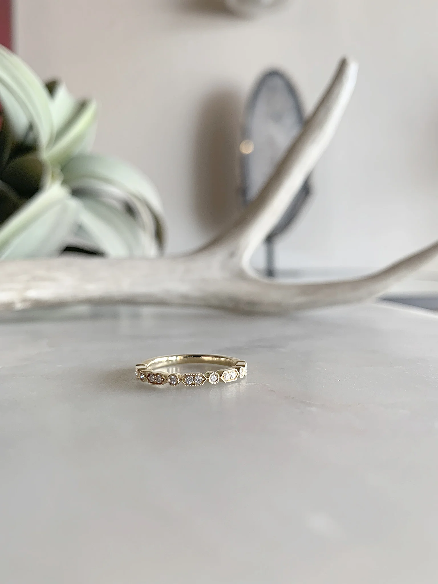 pillandcirclediamondband14ky-NEW$735_web.jpg