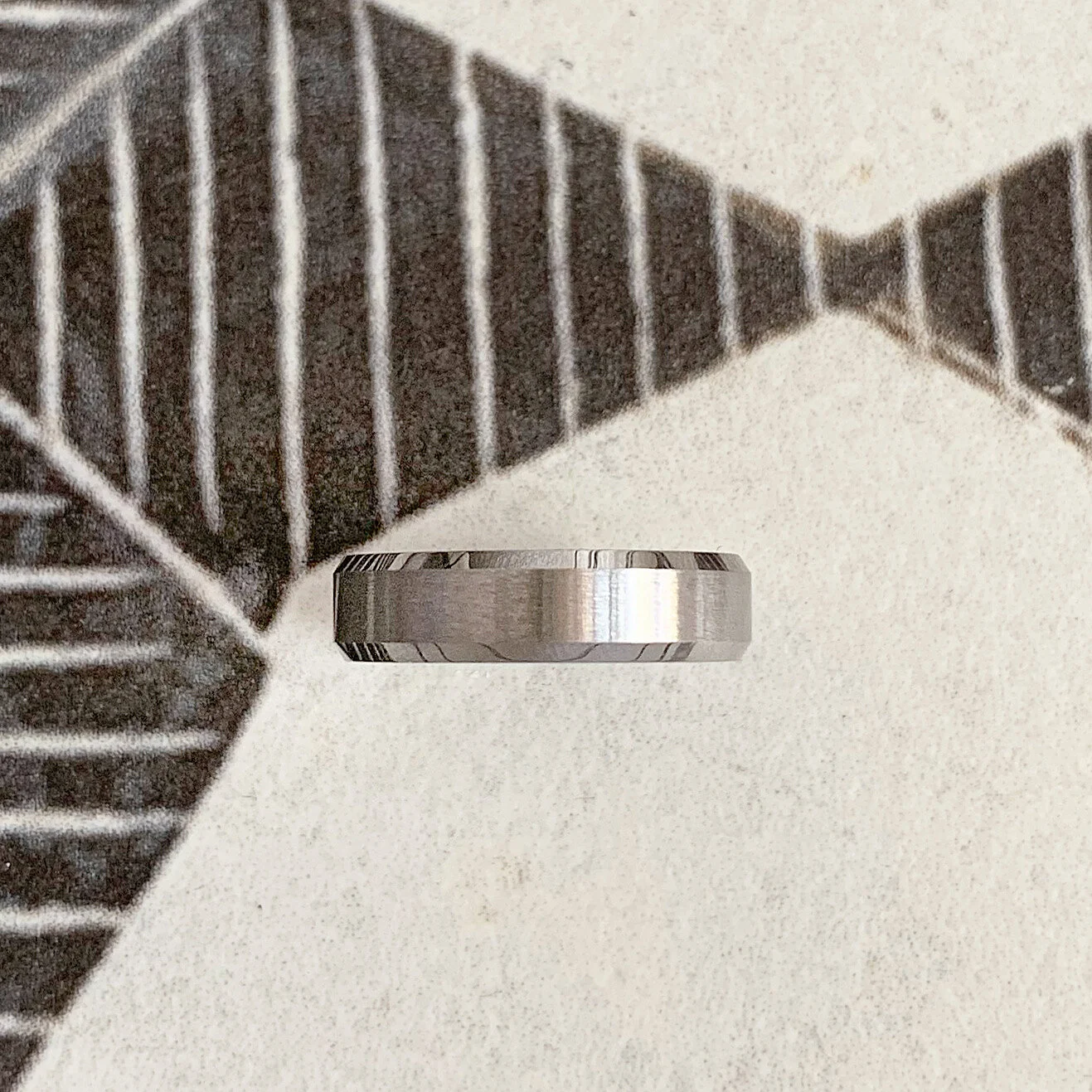8mm Beveled Edge Tungsten Band alt view.JPG