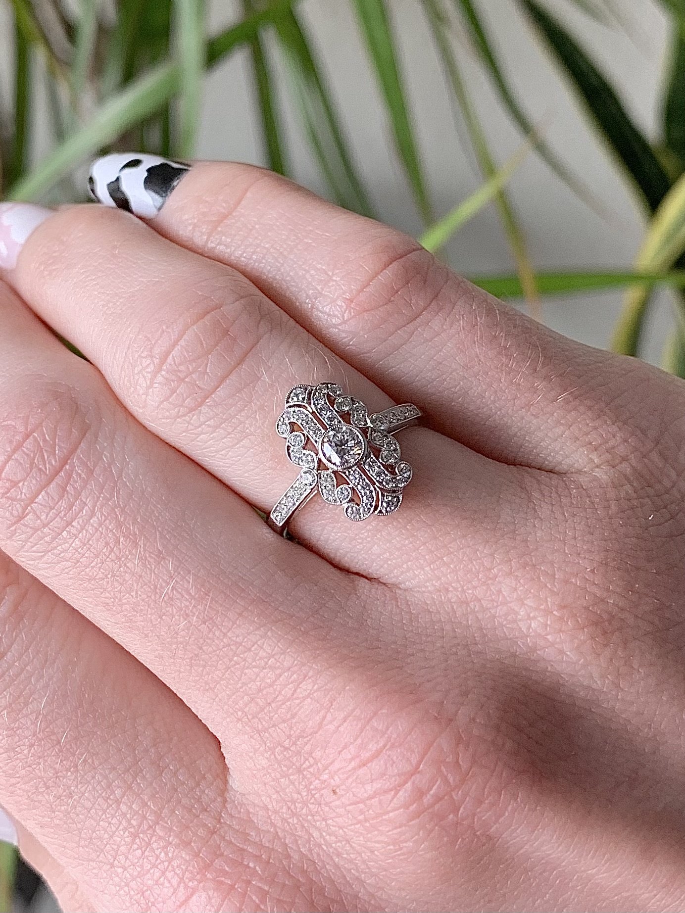 trist Mand gå på arbejde Rocio Vintage-inspired Platinum Diamond Engagement Ring | Albuquerque | New  Mexico | Nob Hill — Albuquerque | Jewelry | Engagement Rings | Albuquerque  | New Mexico | Ooh! Aah! Jewelry