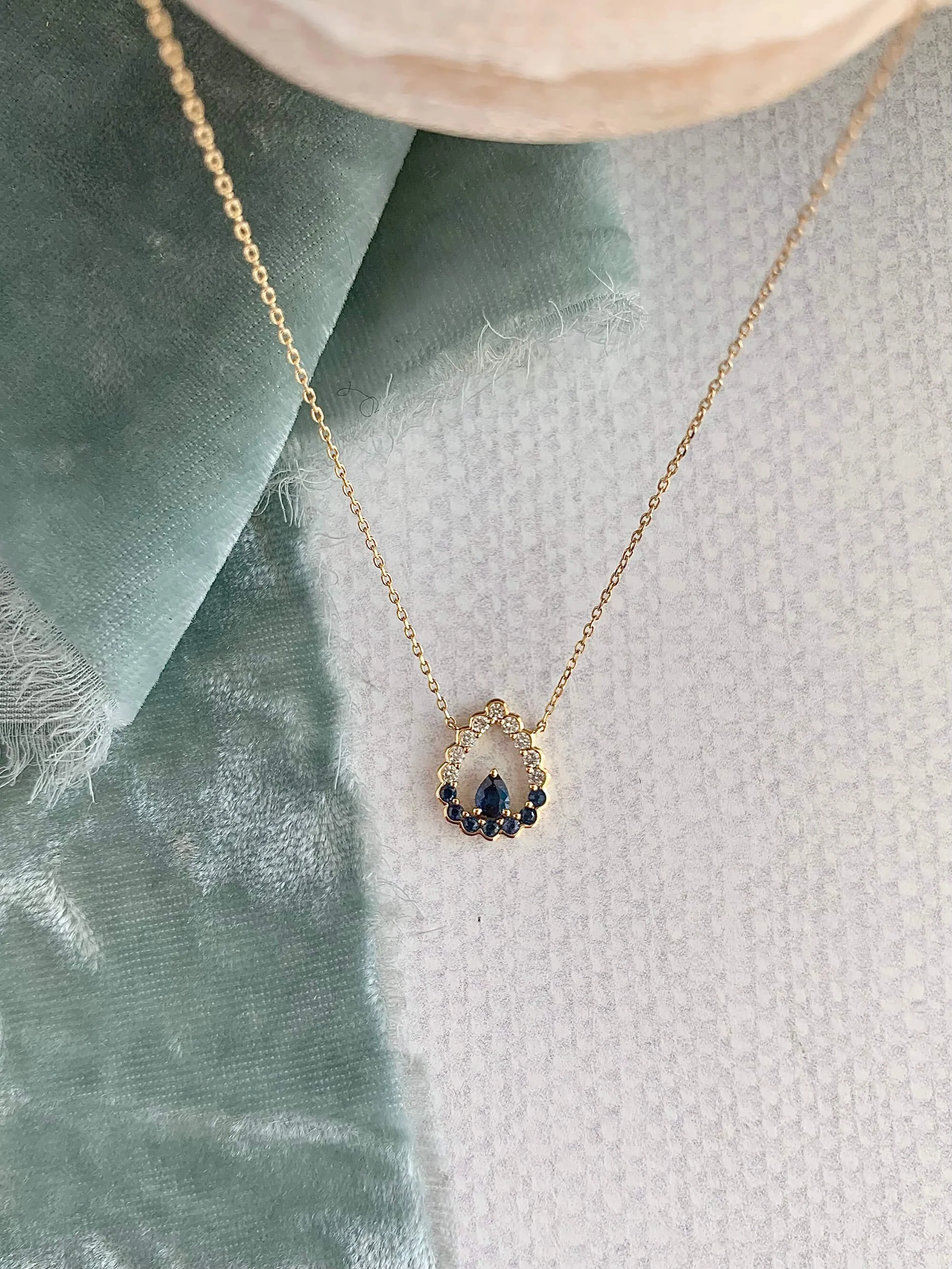 Ombre Sapphire 18k Yellow Gold Necklace