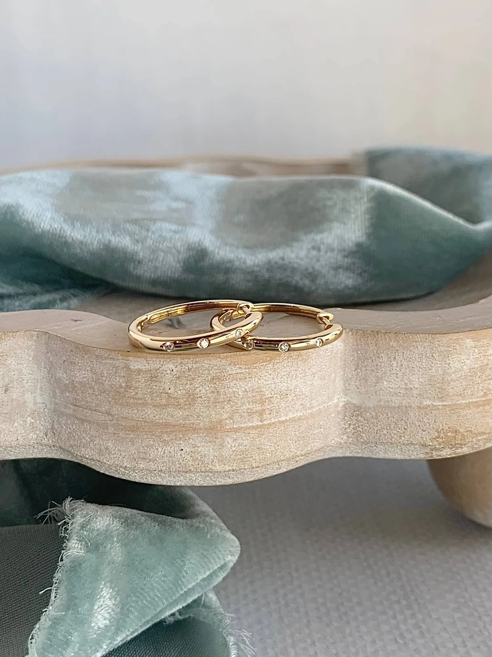 Hammer Set Diamond 14k Yellow Gold Hoop Earrings