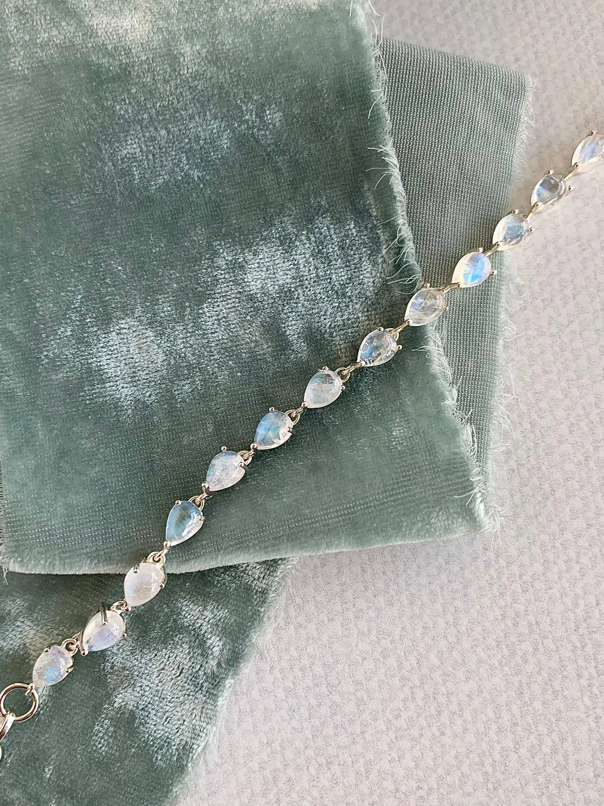 Cabachon Moonstone Silver Bracelet