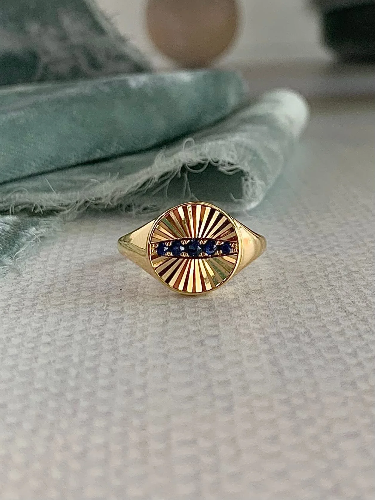 Signet Sapphire Radiant 18k Yellow Gold Ring
