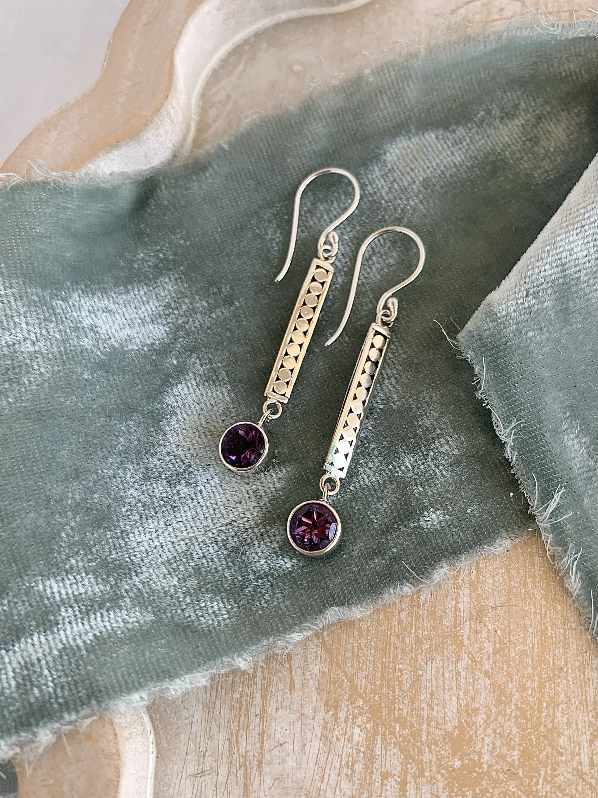 Swaying Amethyst Silver Earrings