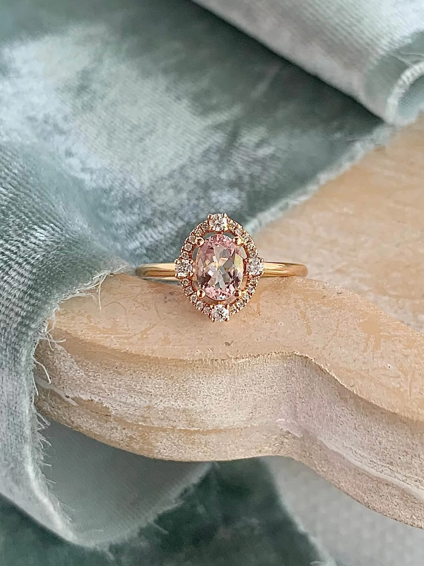 Morganite & Diamond 18k Yellow Gold Ring