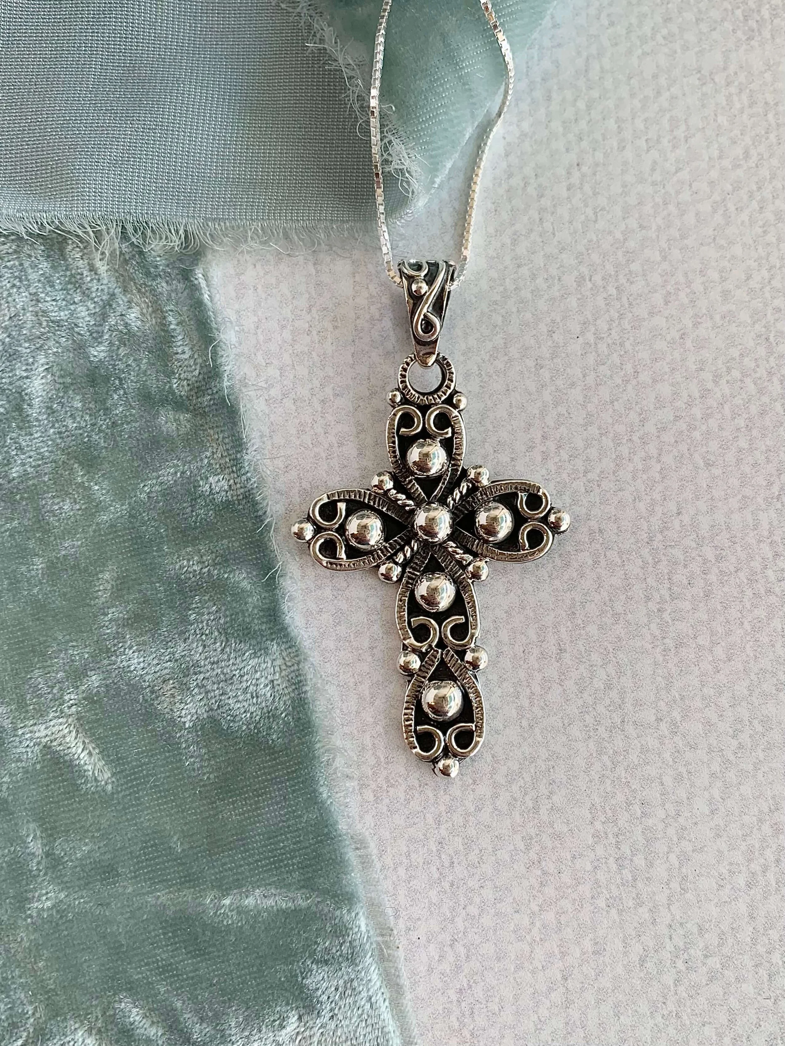 Blooming Cross Silver Necklace