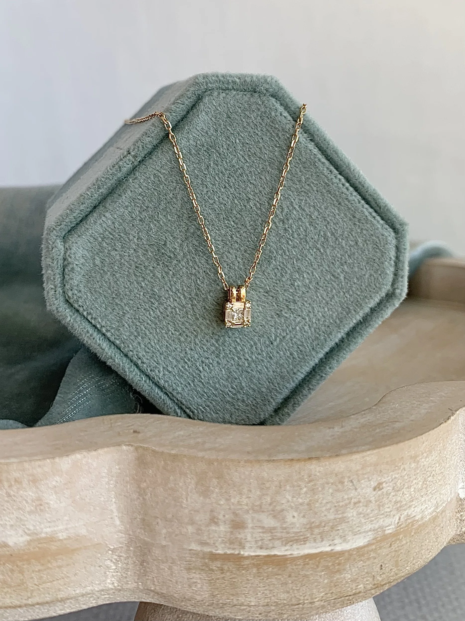 Boxed Diamond 18k Yellow Gold Necklace