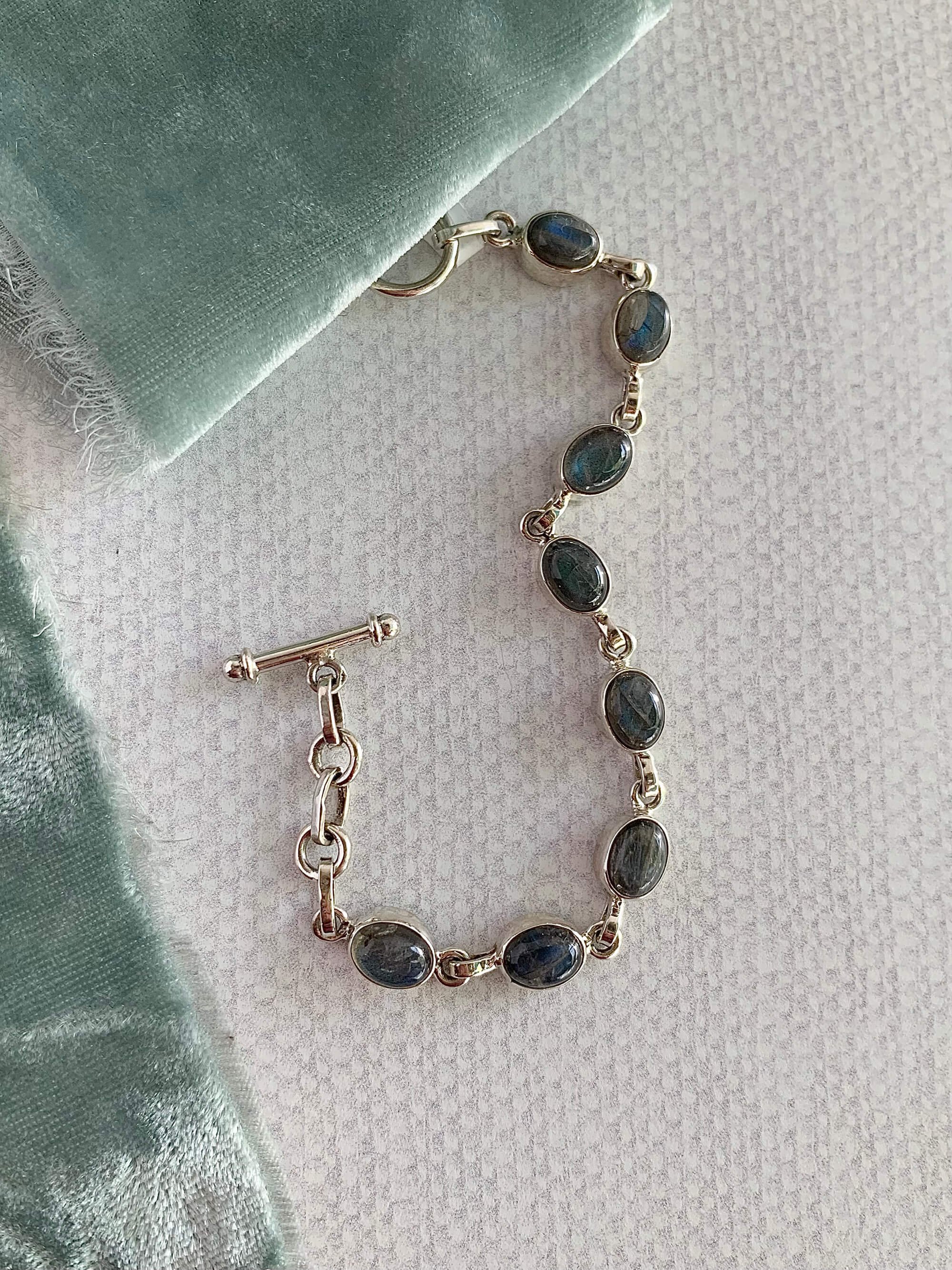 Cabachon Labradorite Silver Bracelet