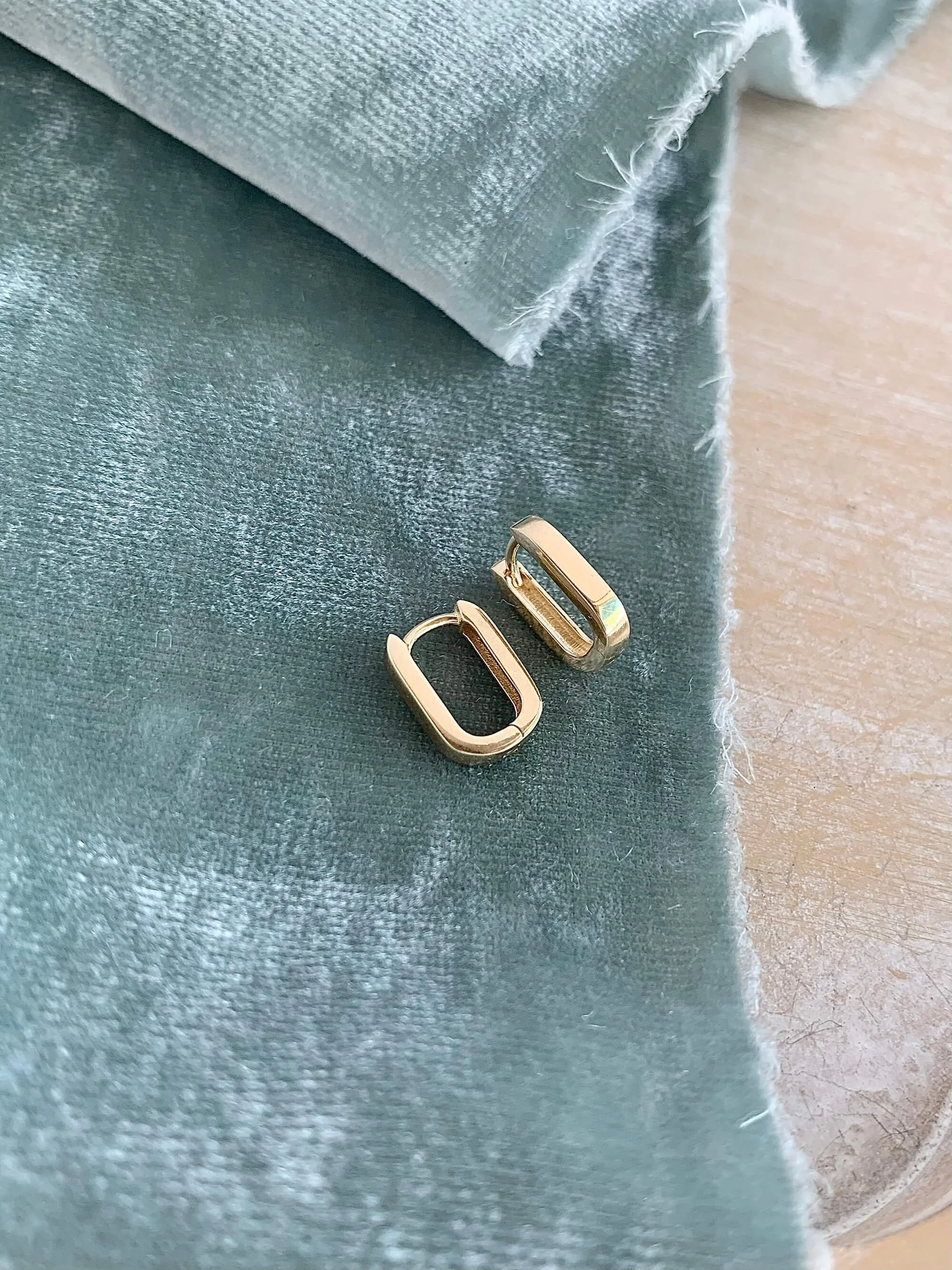 Squared Edge U 14k Yellow Gold Huggie Earrings