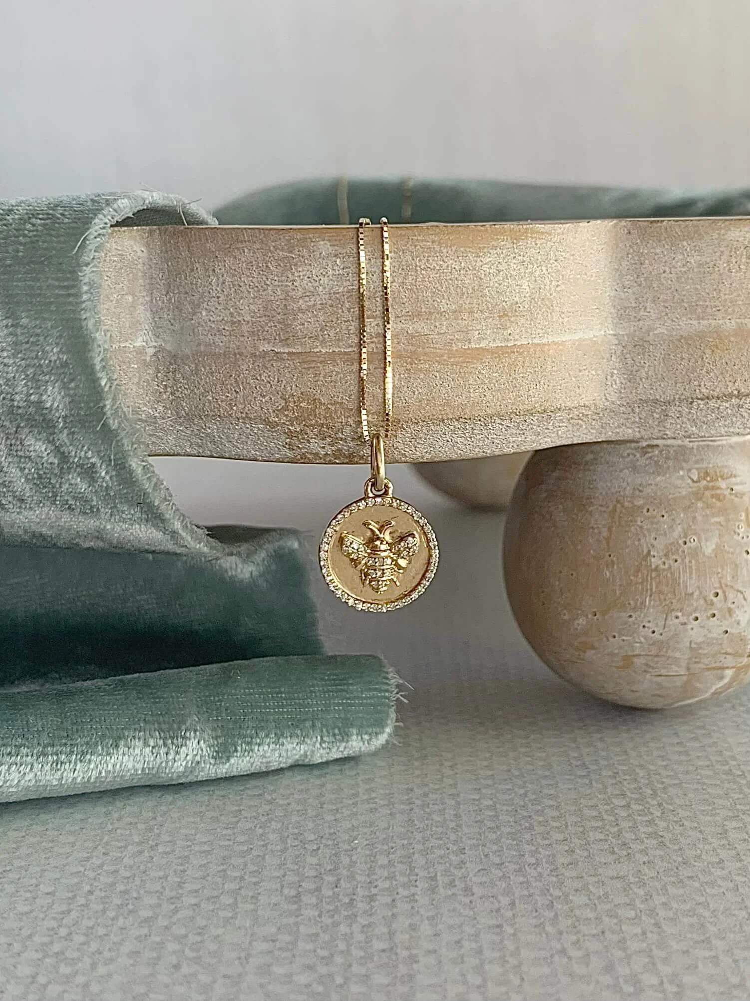 The Queen Bee Diamond 14k Yellow Gold Necklace