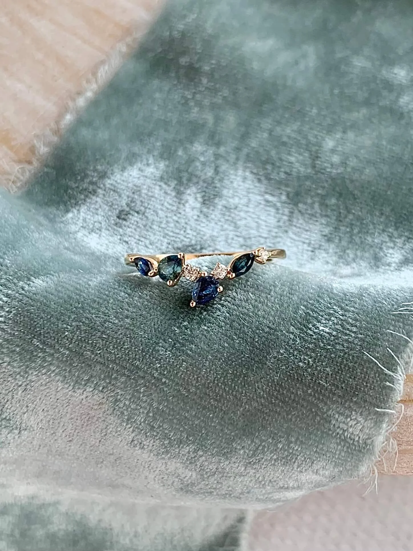 Sapphire Diamond Contour 14k Yellow Gold Ring