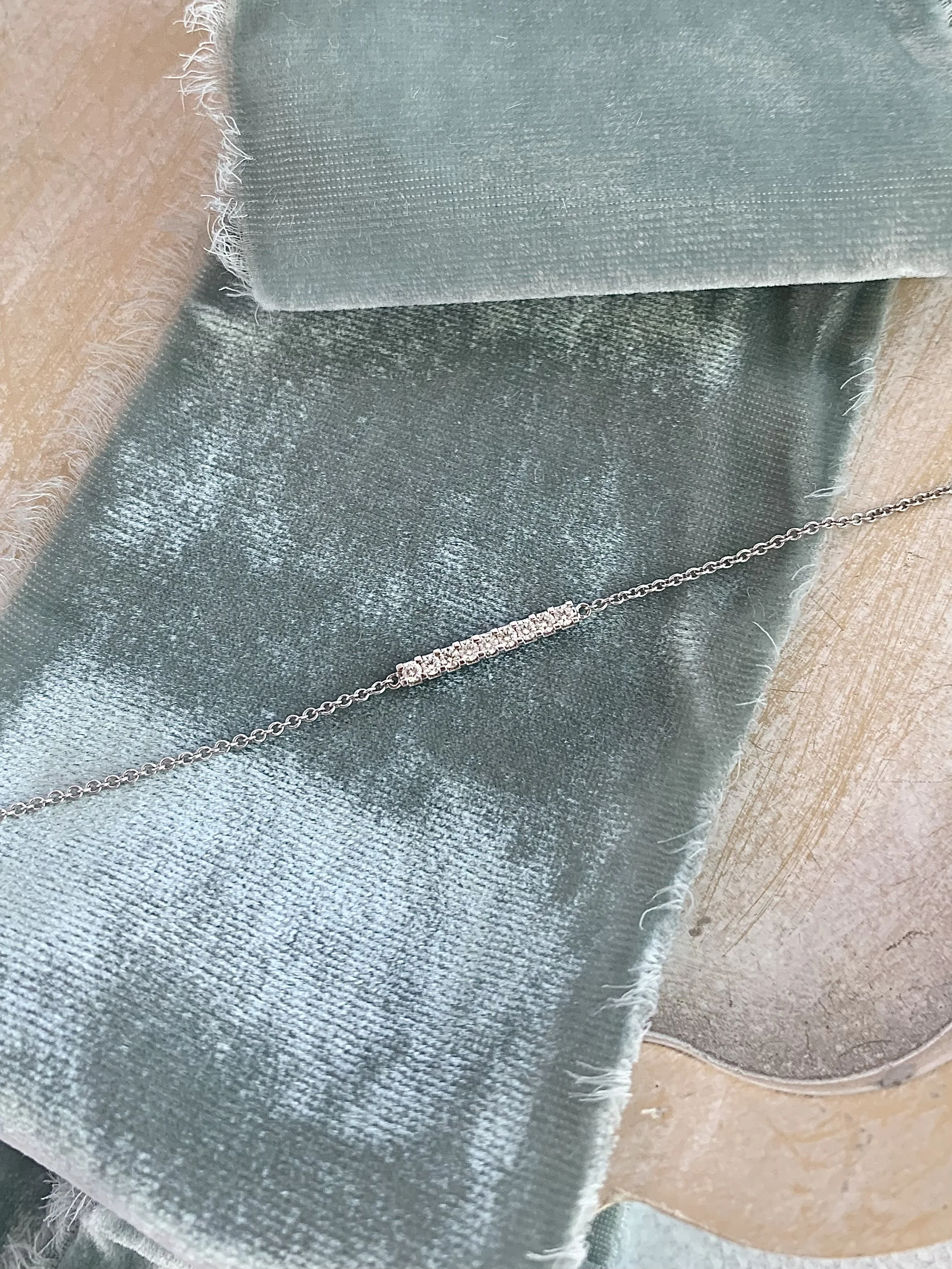 Nine Diamond Bar 18k White Bracelet