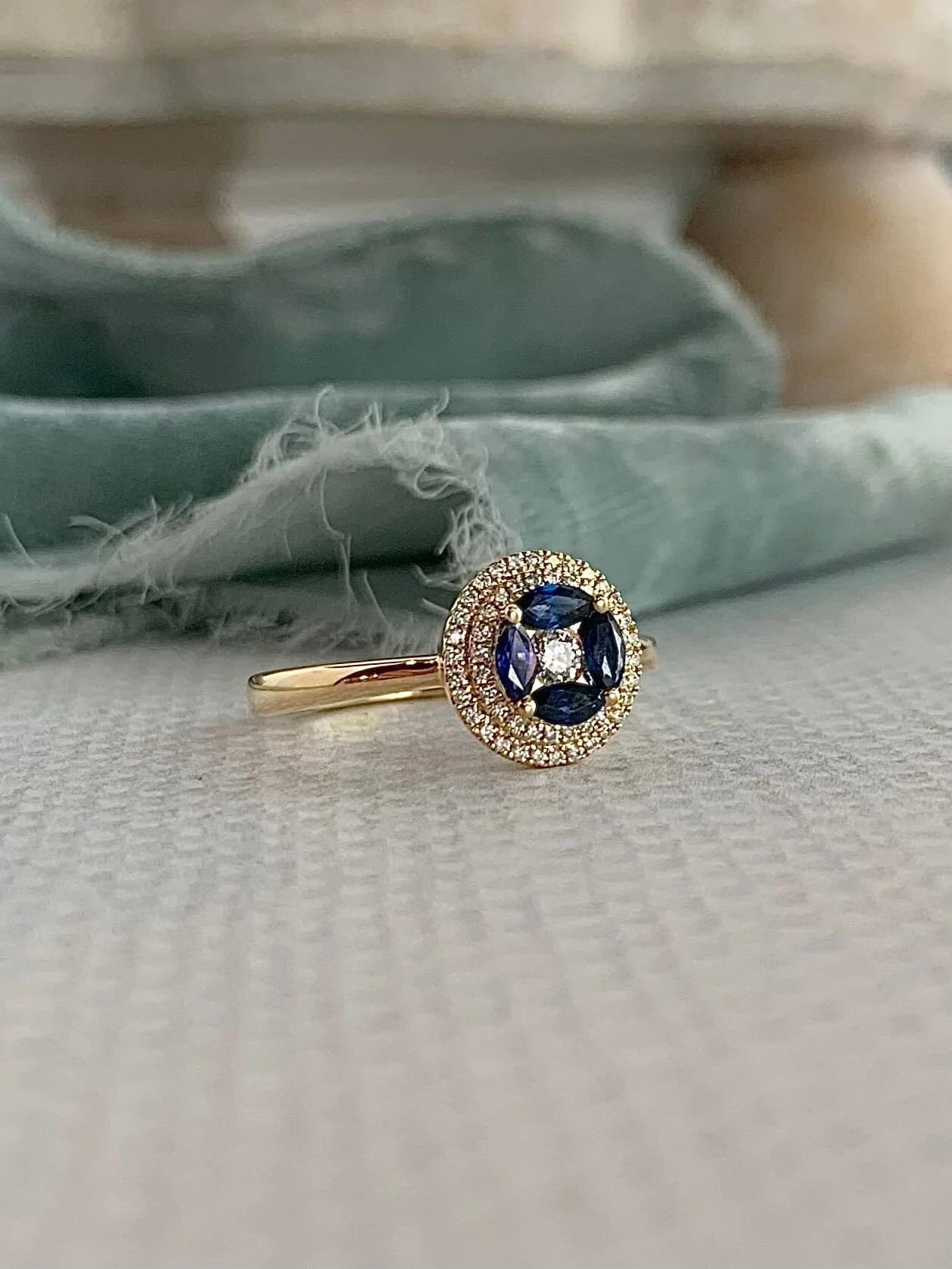 Sapphire & Diamond Flower 18k Yellow Gold Ring