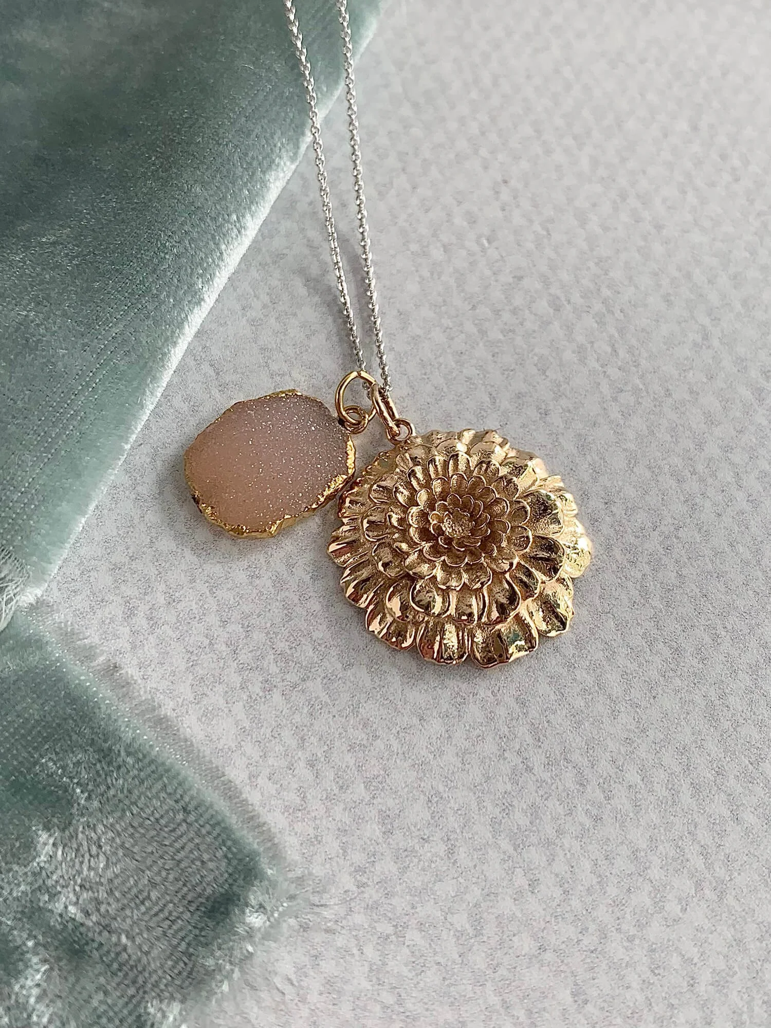 auspicious marigild druzy mixed metal necklace $96.00 code kj-vns7268.jpeg