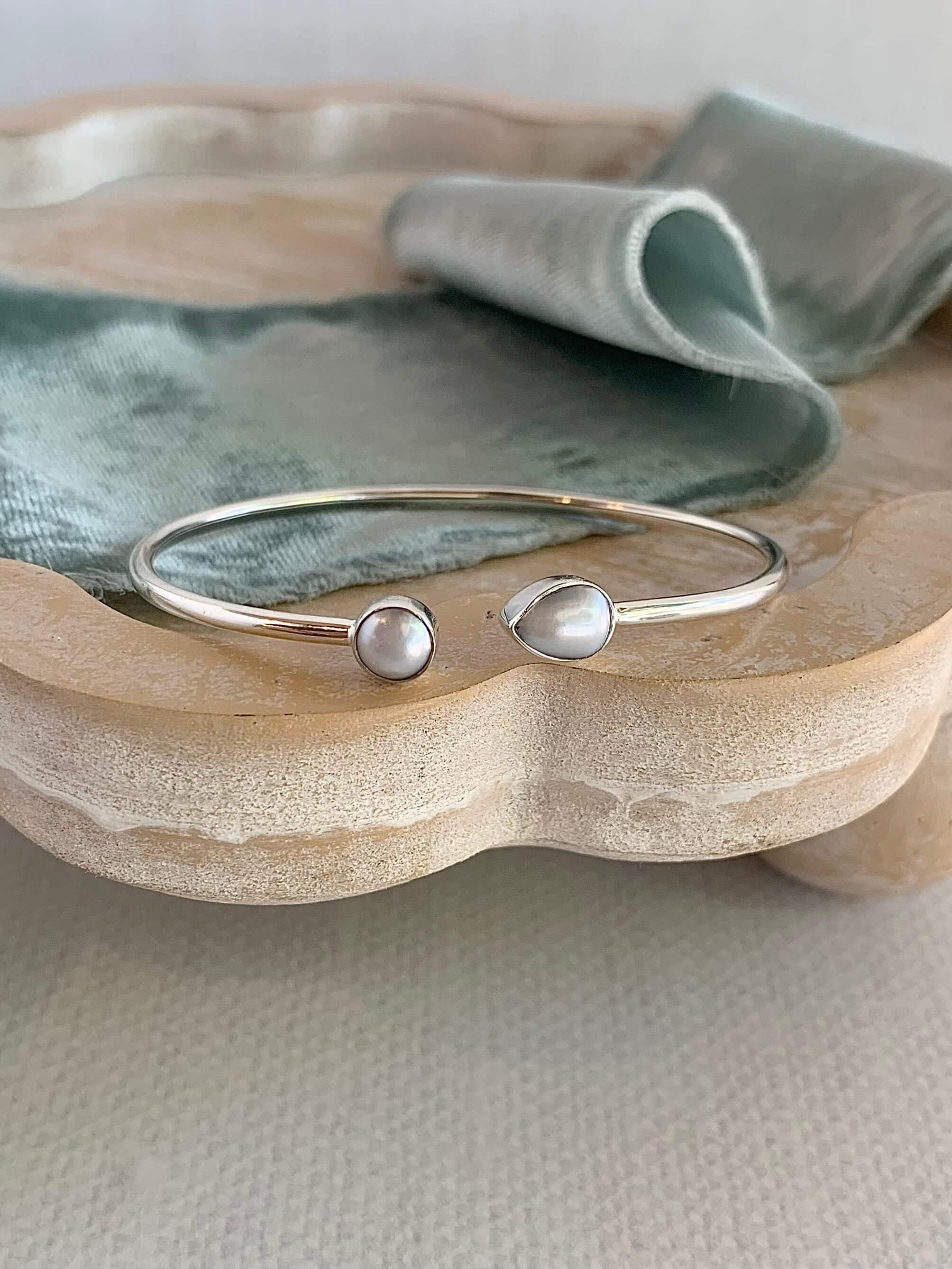 Pearl Silver Twist Bracelet