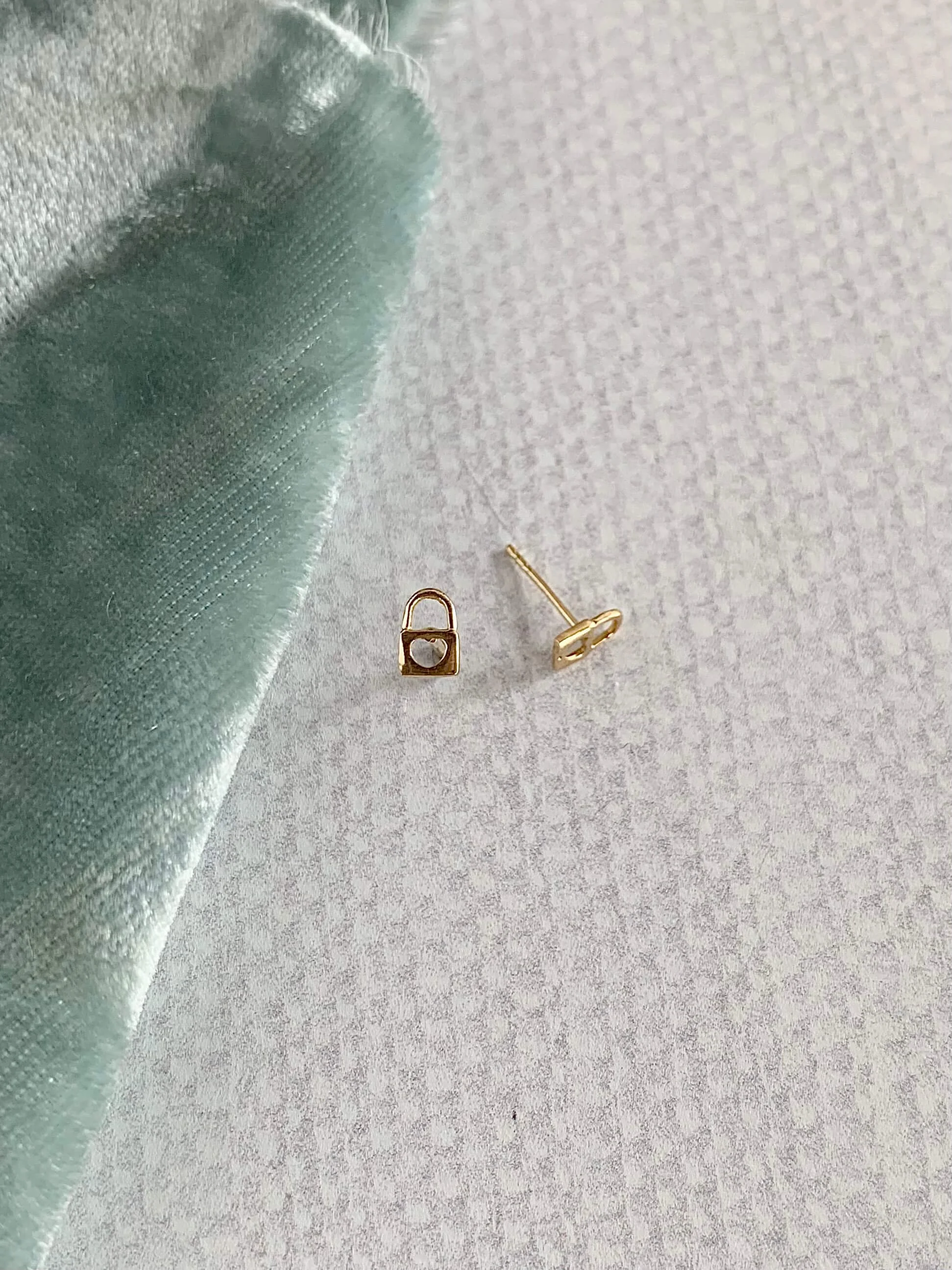 Love Lock 14k Yellow Gold Stud Earrings