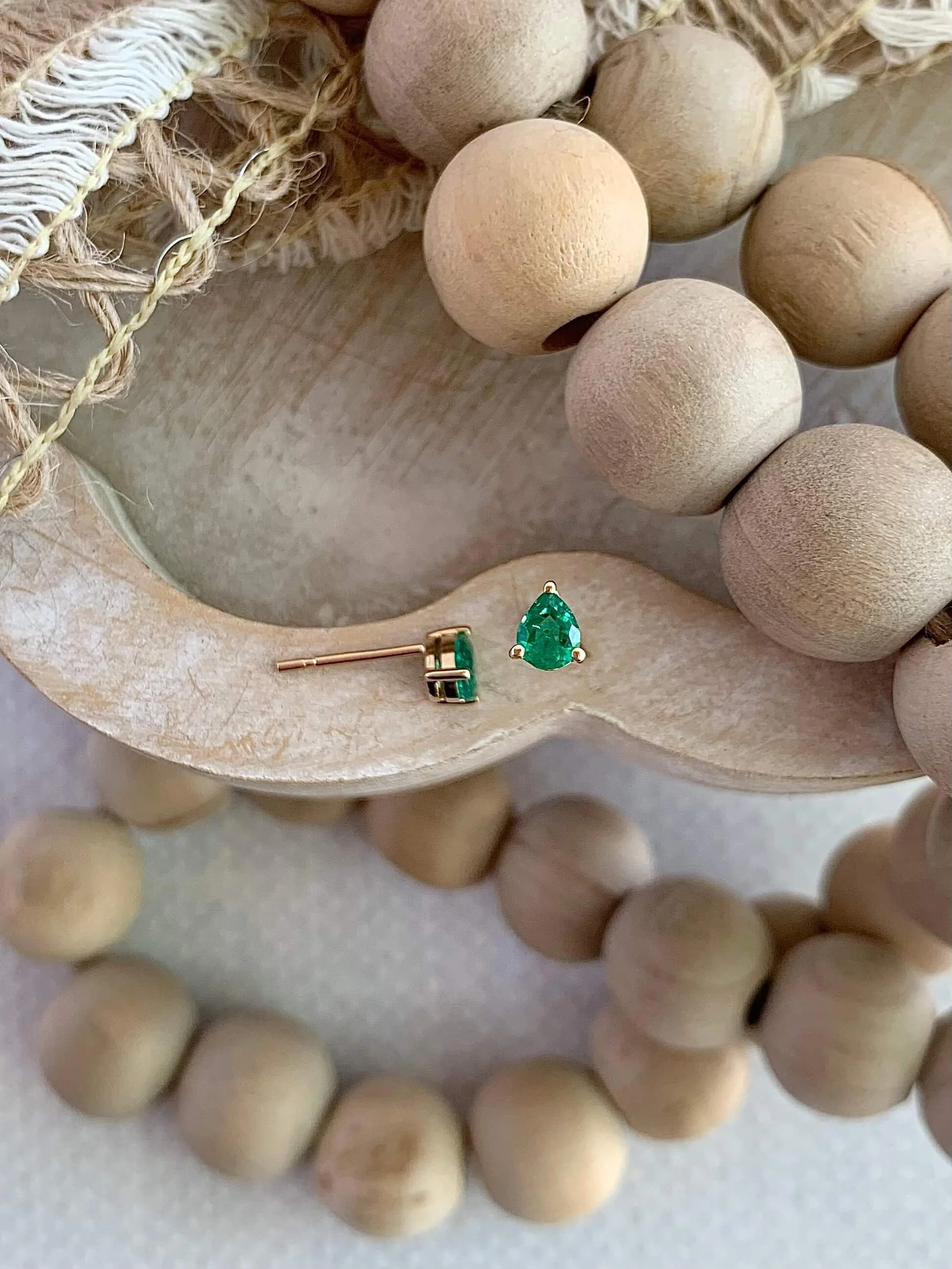 Lush Emerald 14k Yellow Gold Stud Earrings