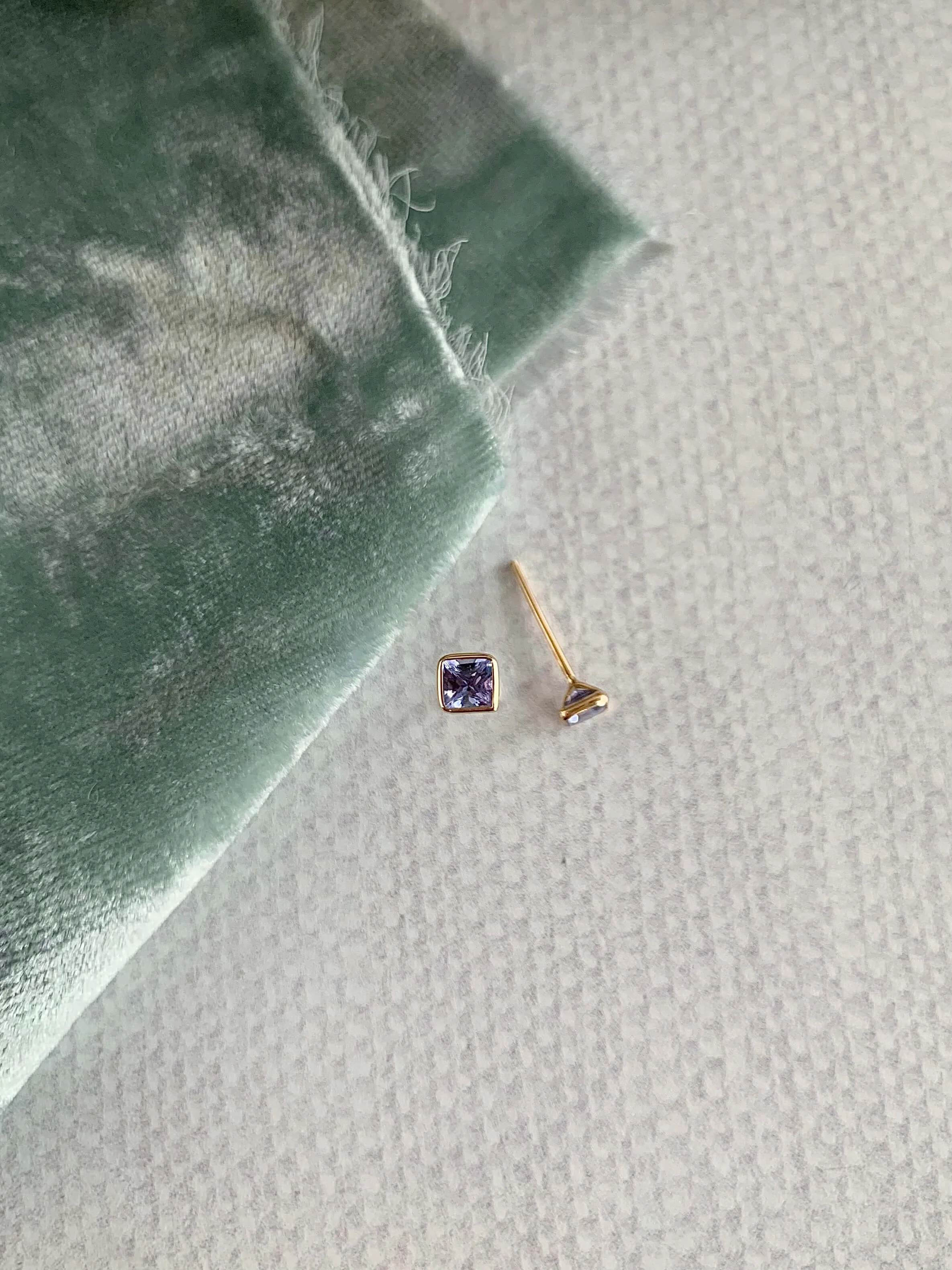 Tanzanite Princess Cut 14k Yellow Gold Stud Earrings