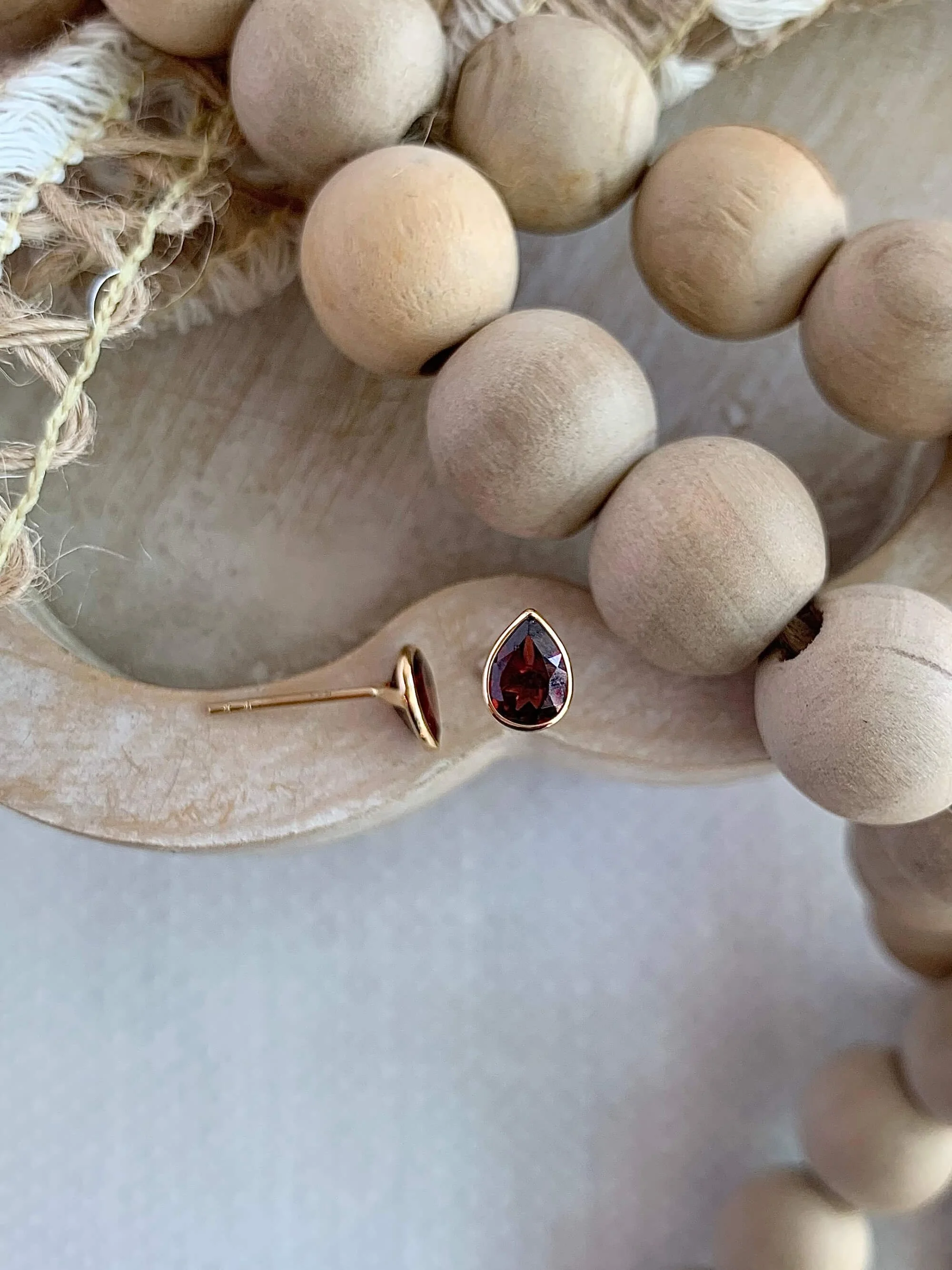 Garnet 14k Yellow Gold Stud Earrings