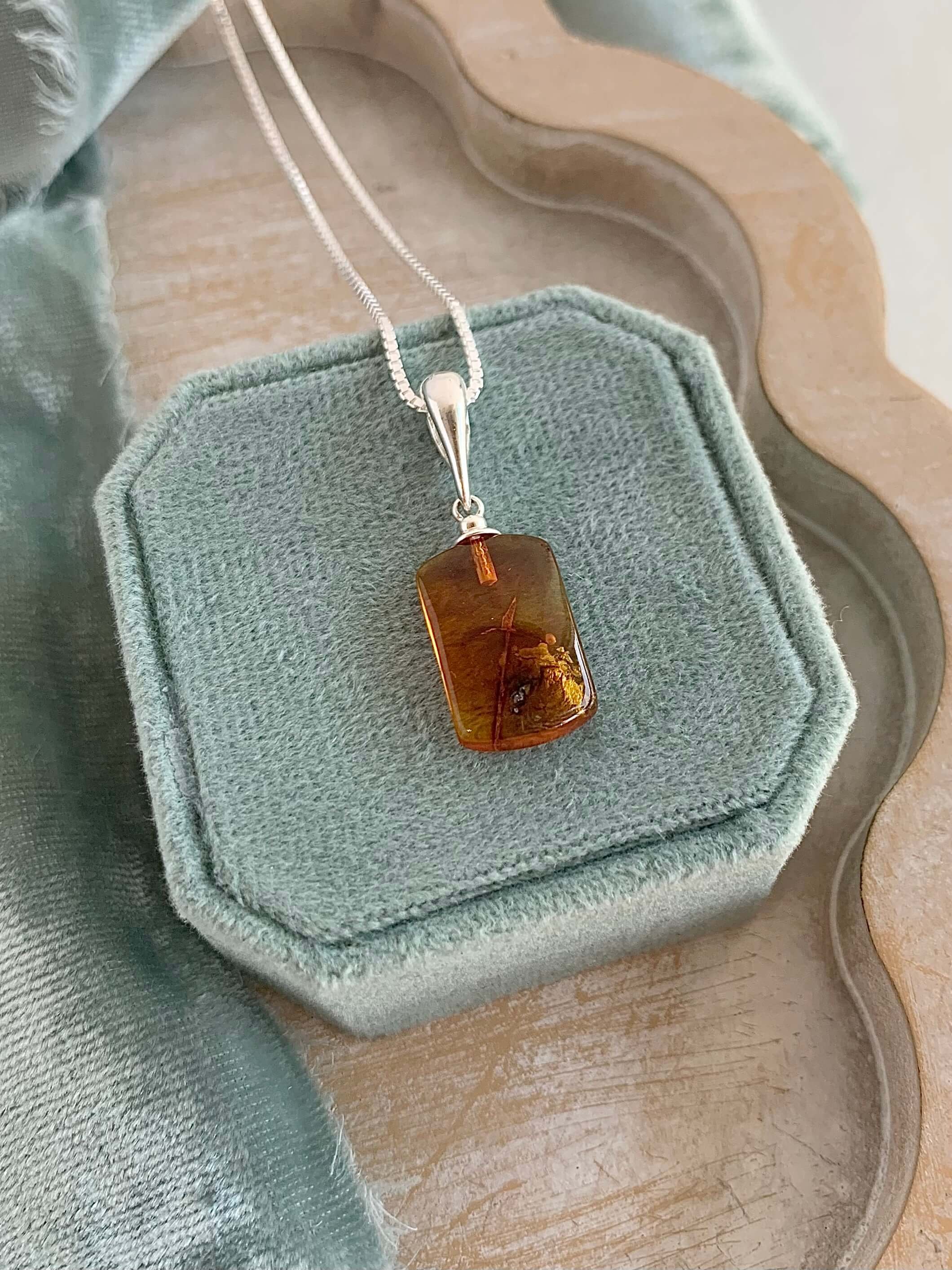 Sunny Amber Silver Necklace
