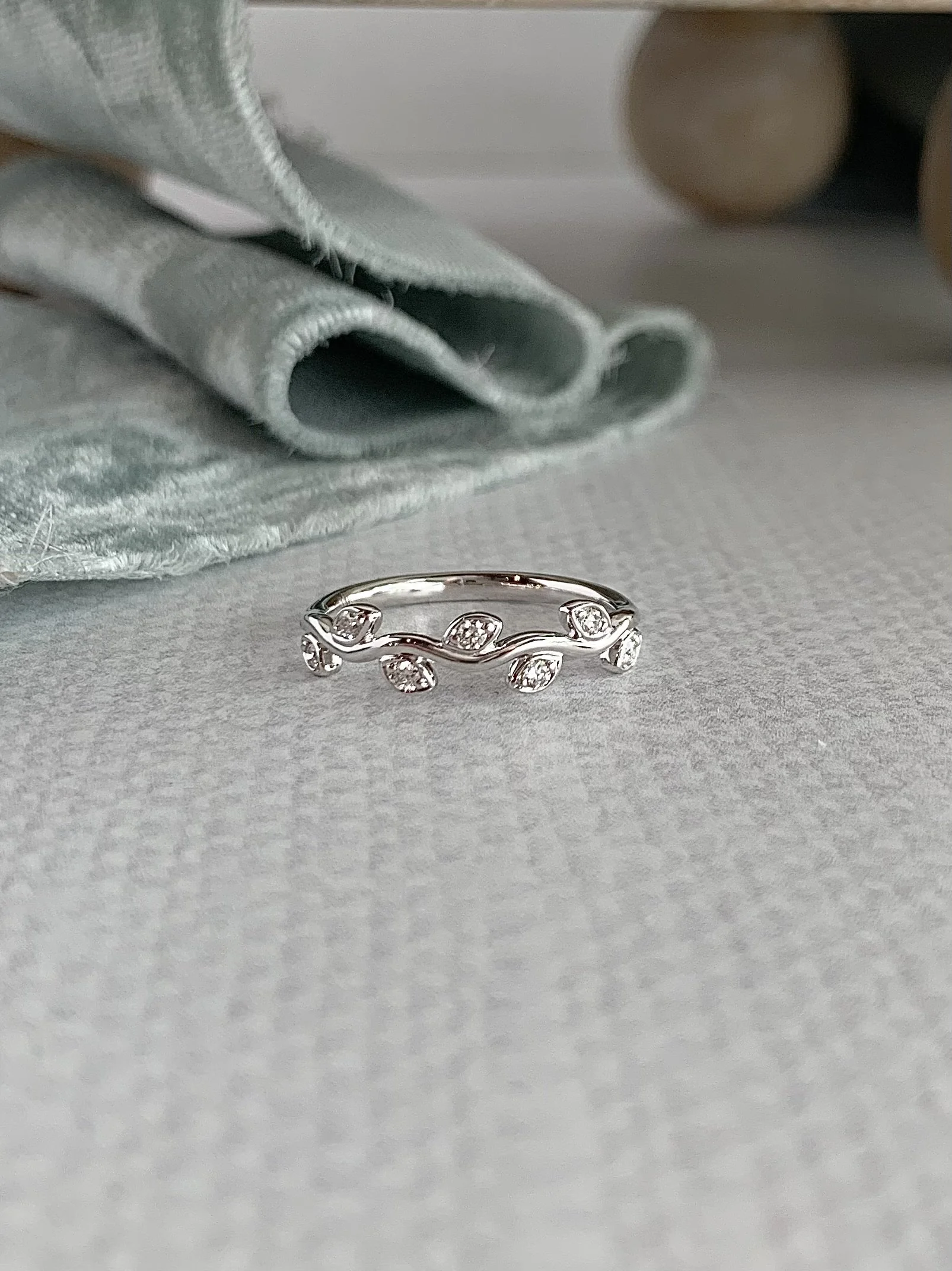 Spring Vine Diamond 14k White Gold Band