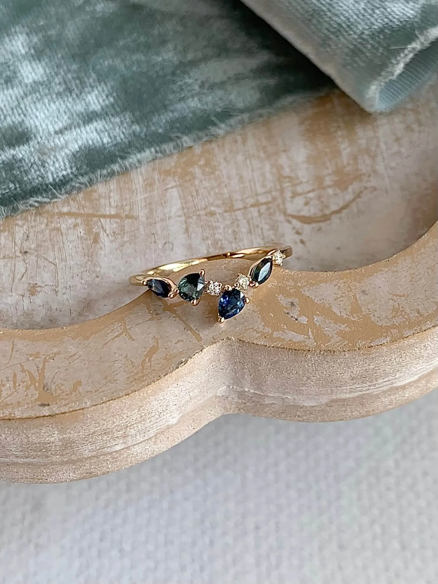 Sapphire Diamond Contour 14k Yellow Gold Ring