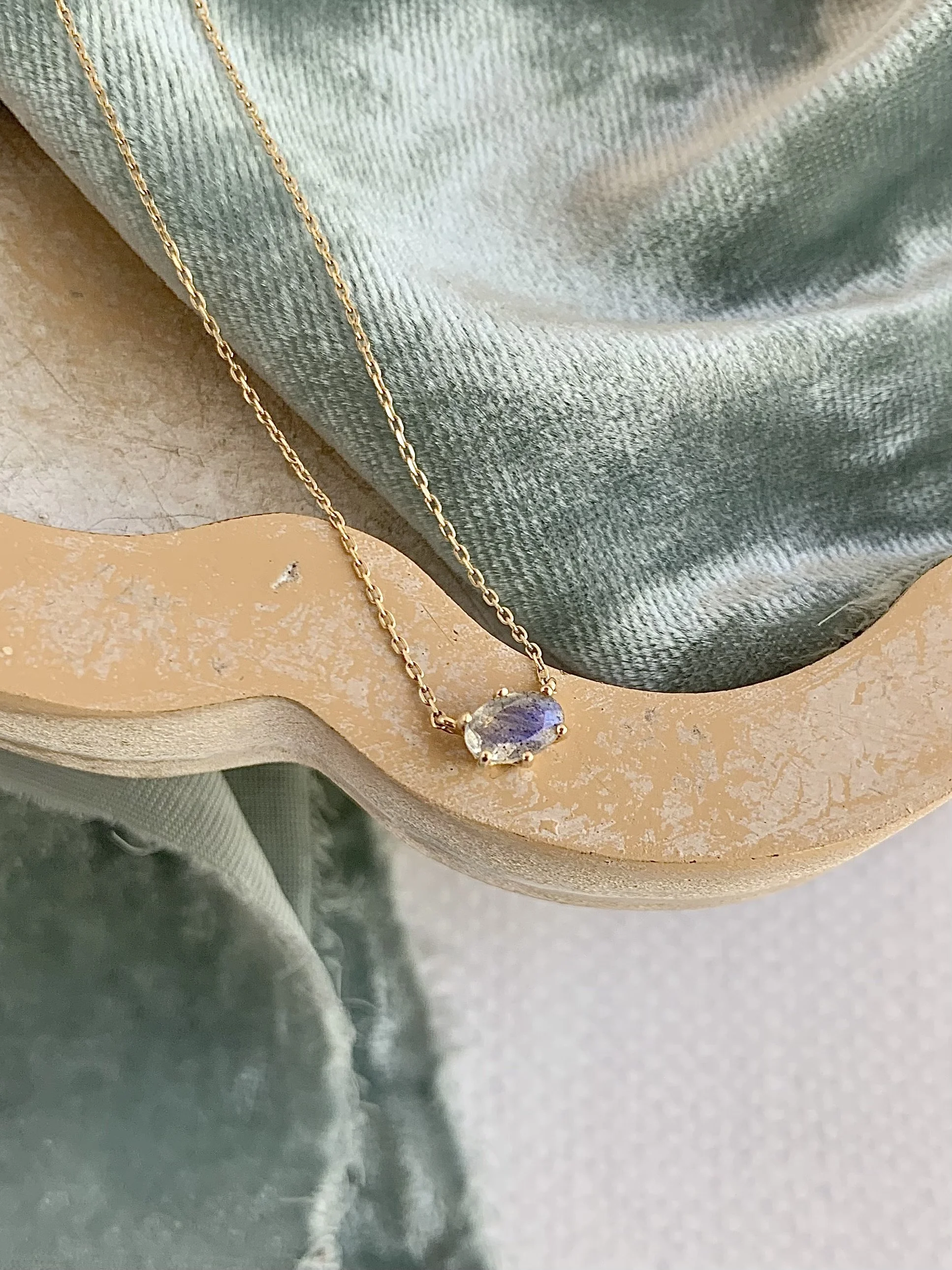Prong Set East-West Oval Labradorite 14k Yellow Gold Necklace