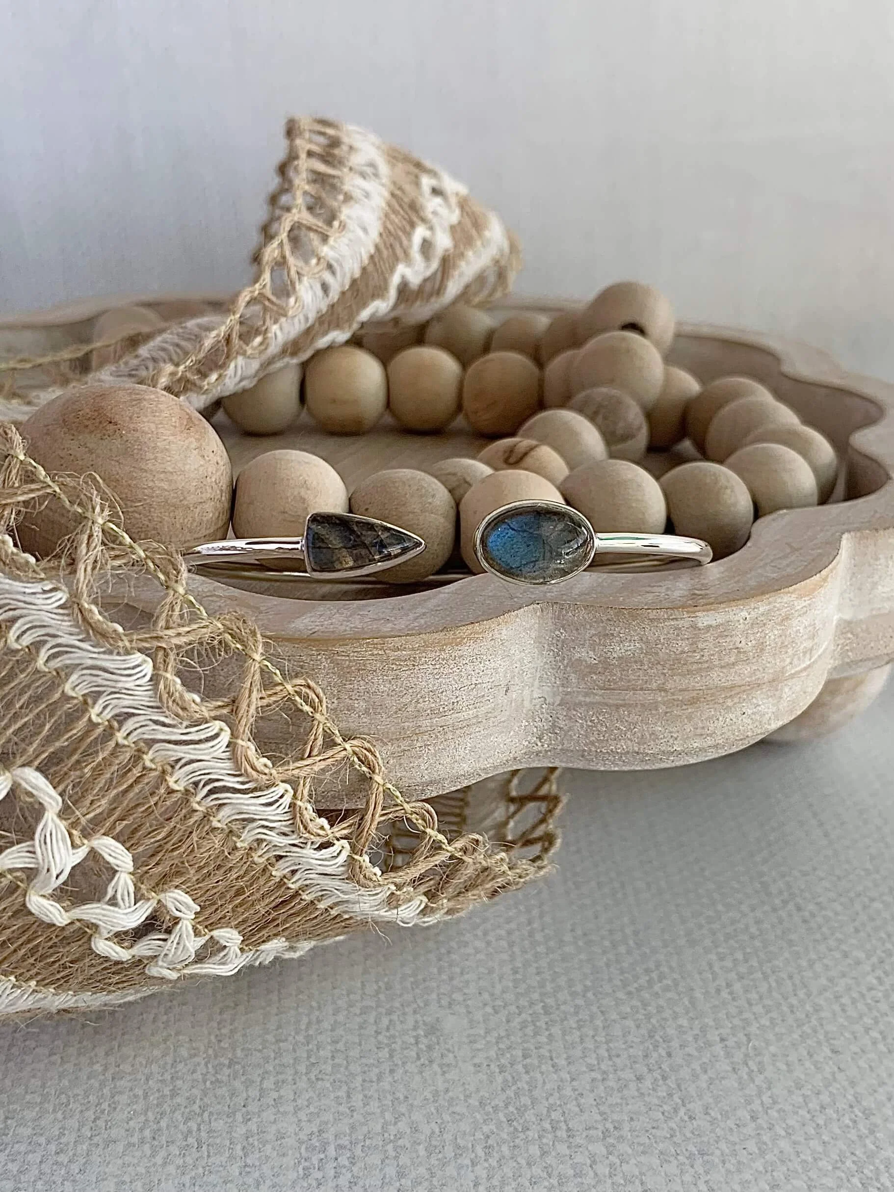 Cabachon Labradorite Silver Twist Bracelet