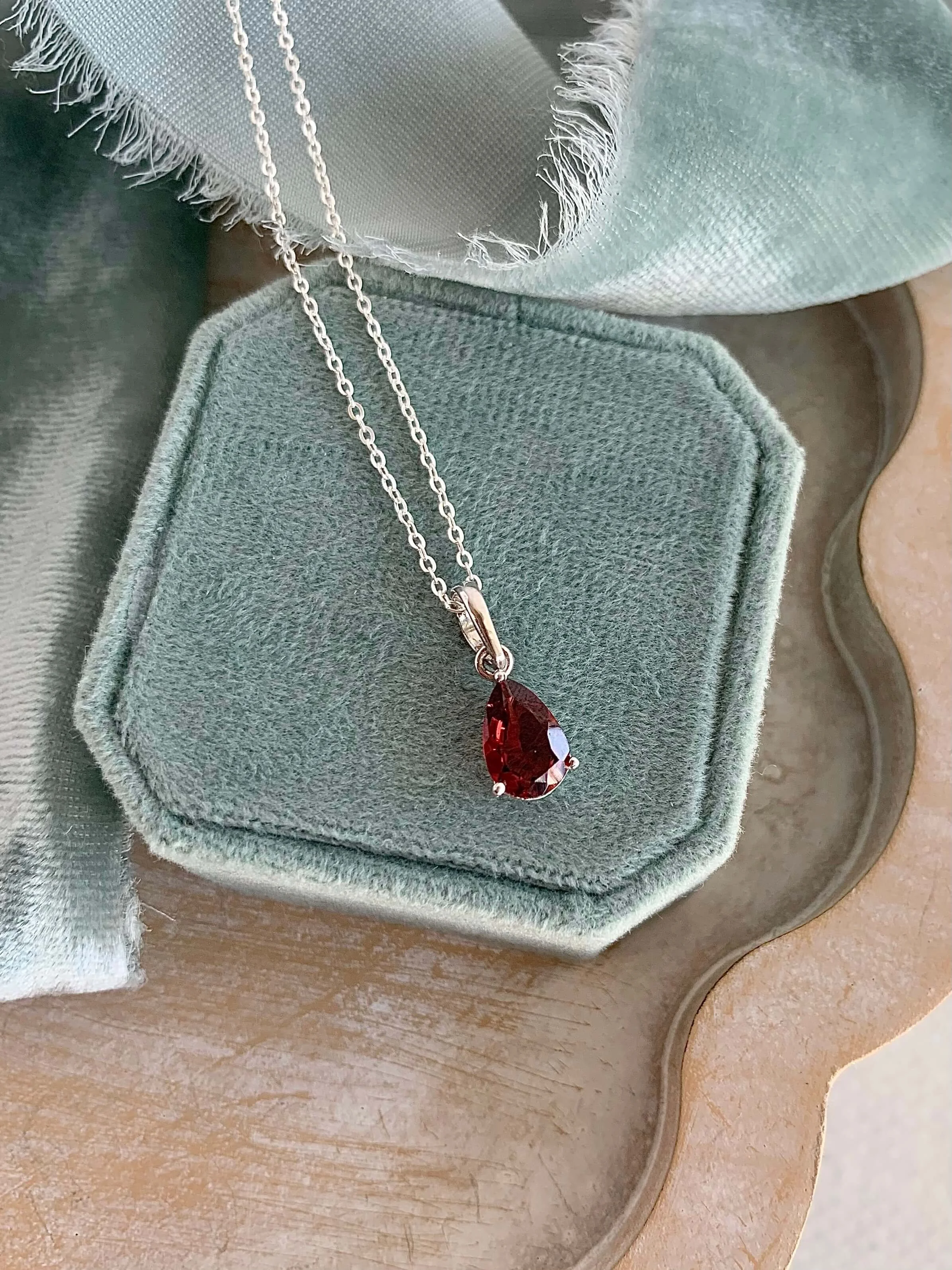 Blooming Garnet Silver Necklace