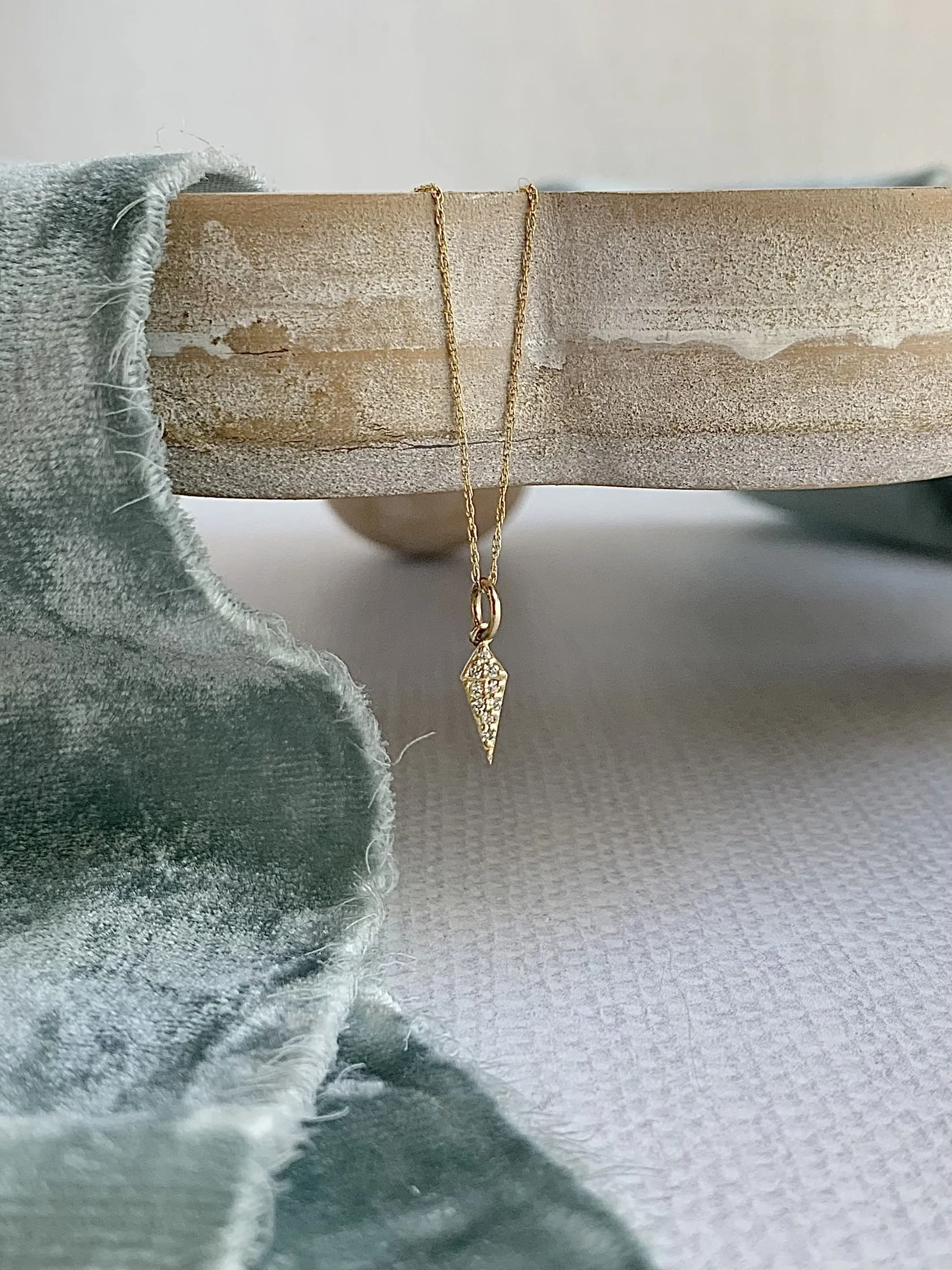 Cute Kite Pave Diamond 14k Yellow Gold Necklace