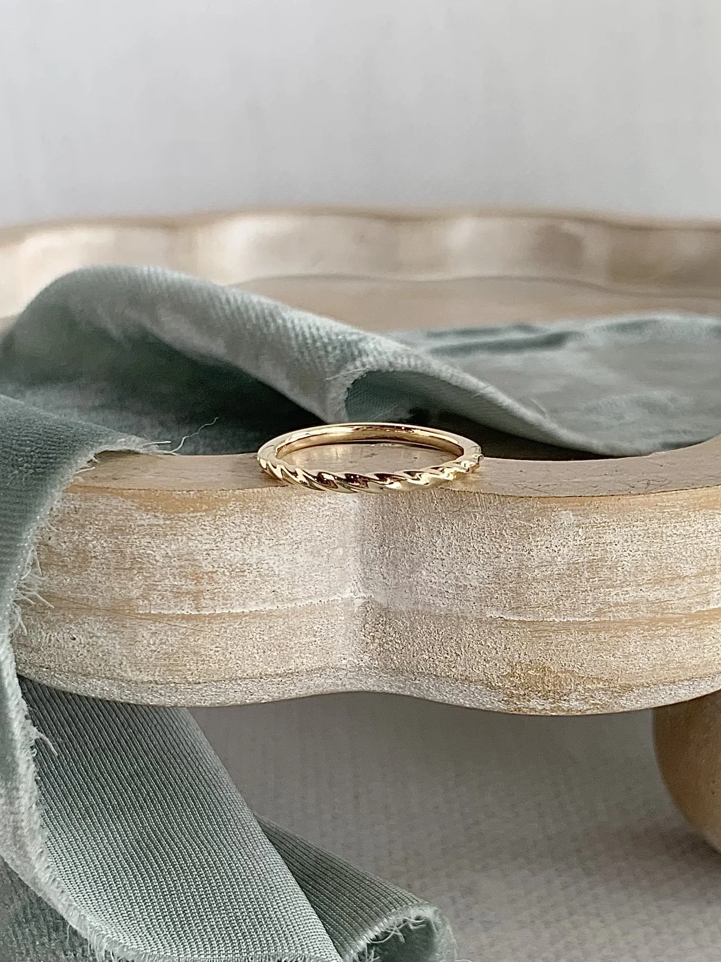 Twist 14k Yellow Gold Band