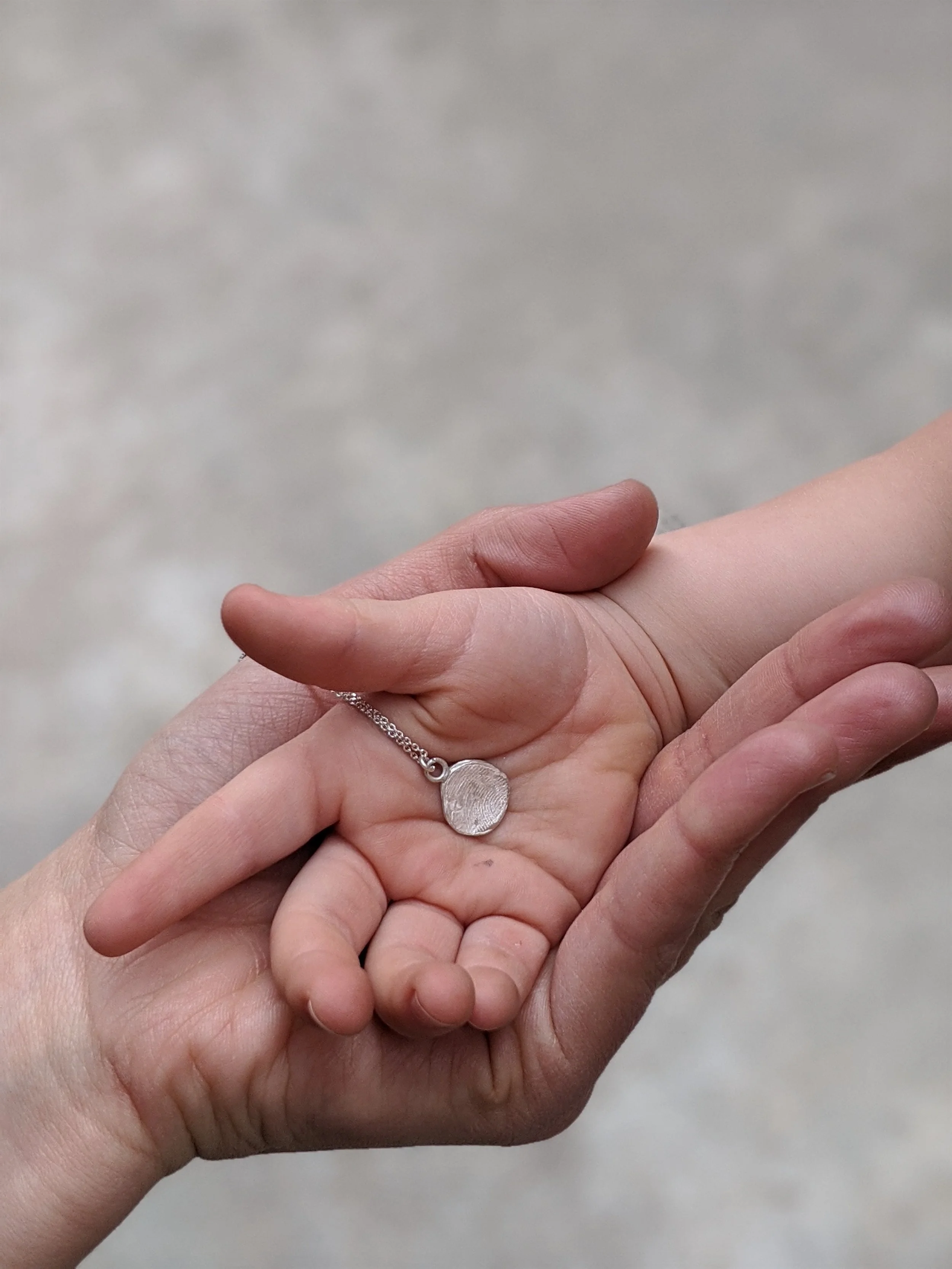 QUEL BIJOU EMPREINTE OFFRIR POUR UNE NAISSANCE ?