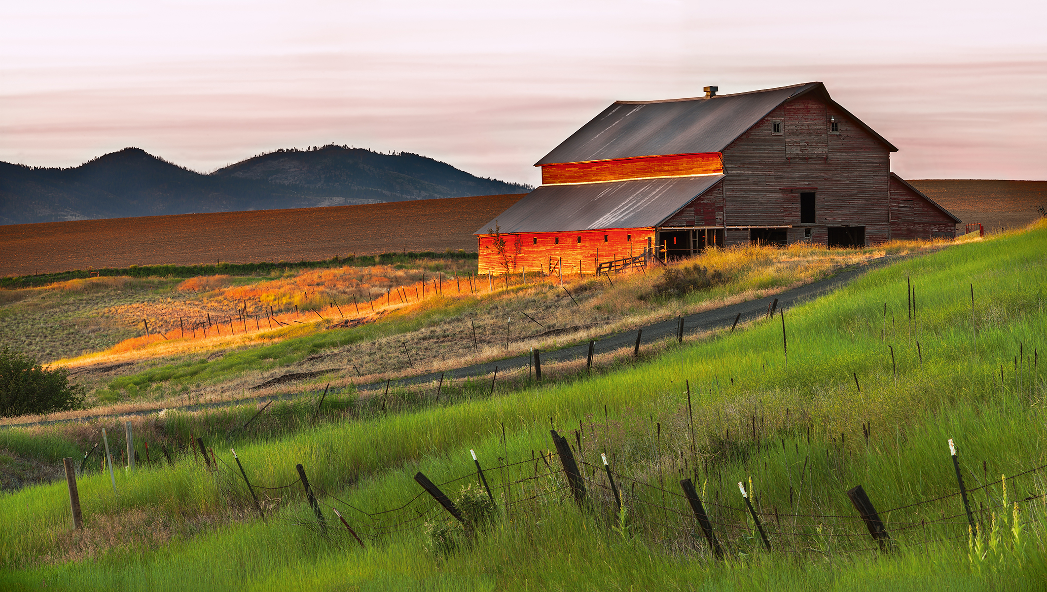 compressedBarn_Panorama_W.jpg