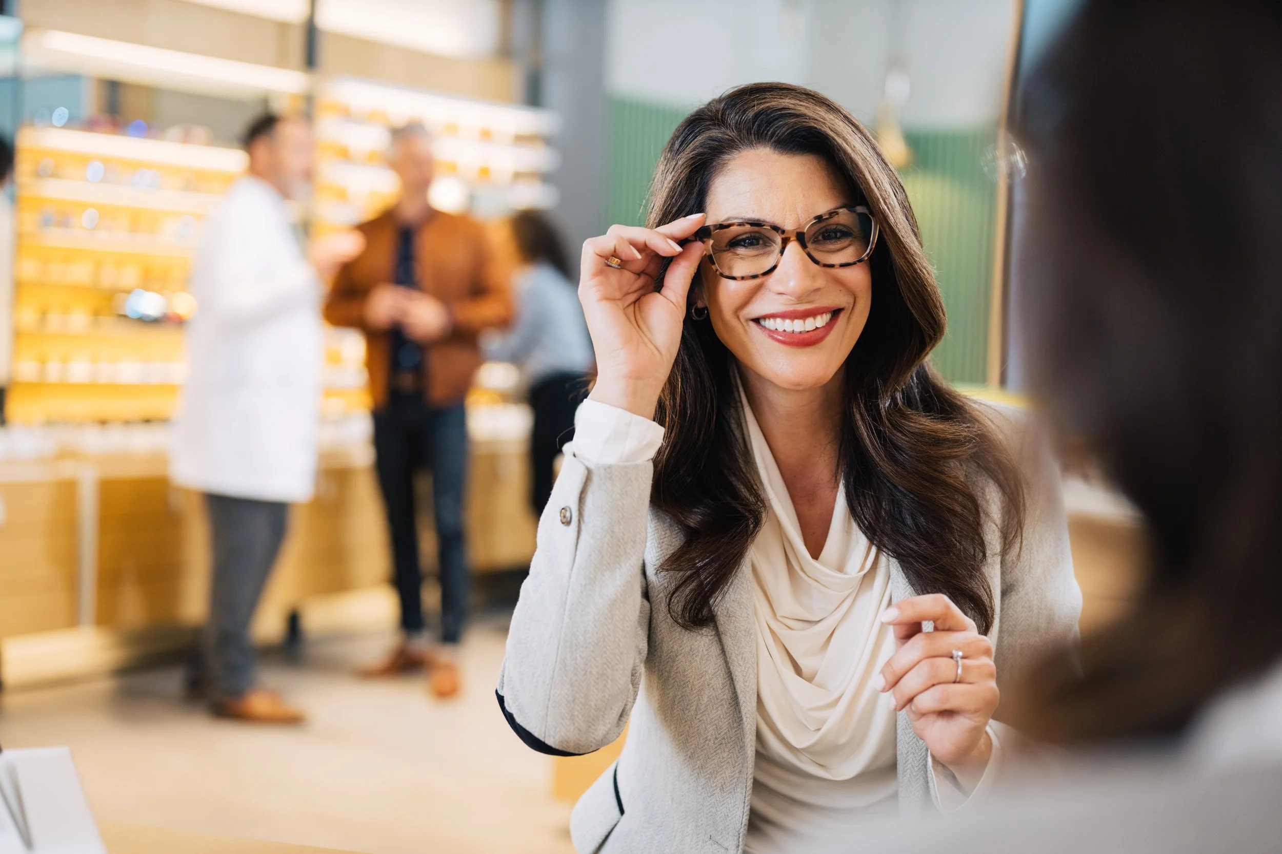 PearleVision_Cleaning_Frames_6757.jpg
