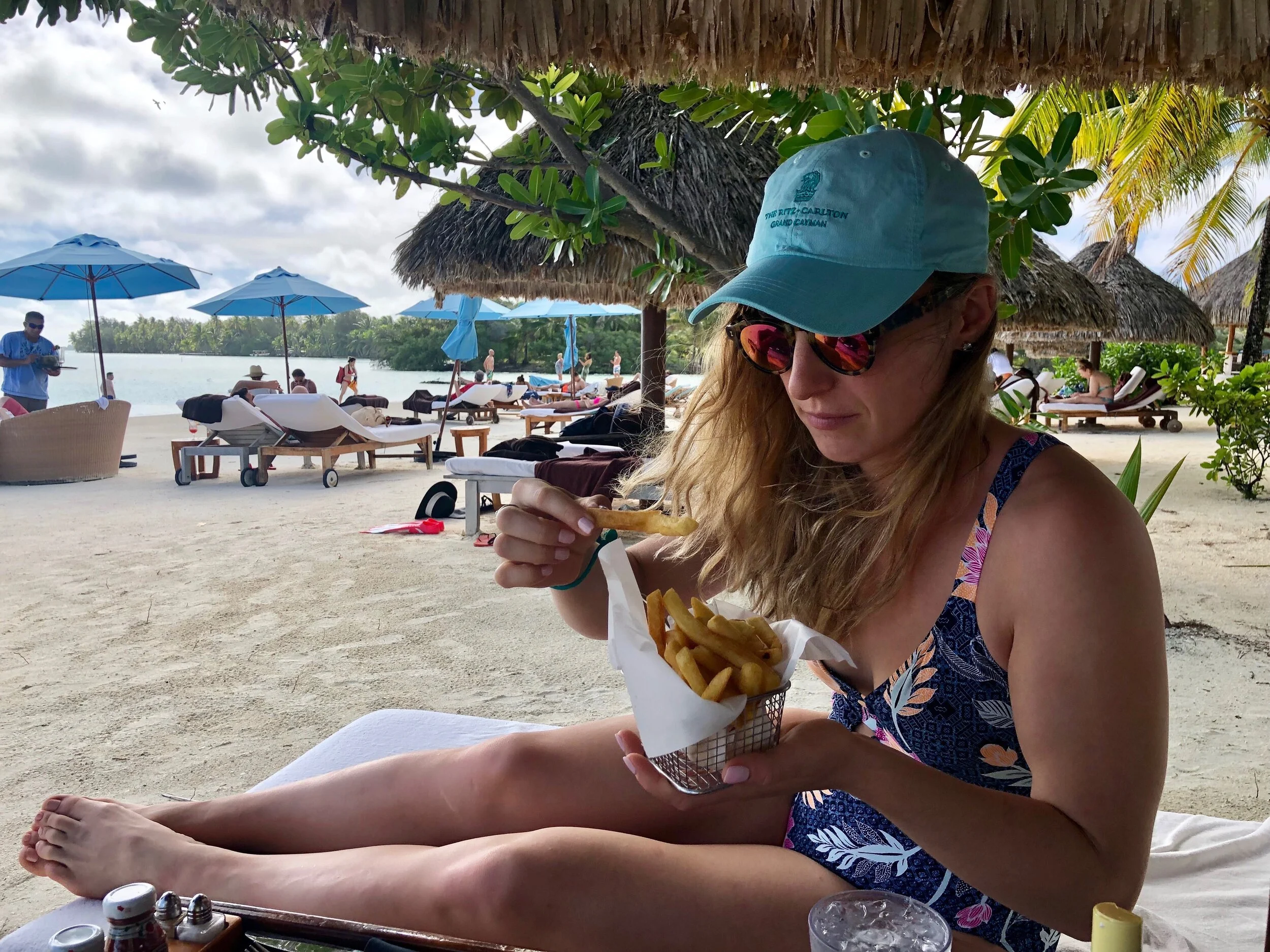 How to Eat Intuitively While Traveling 