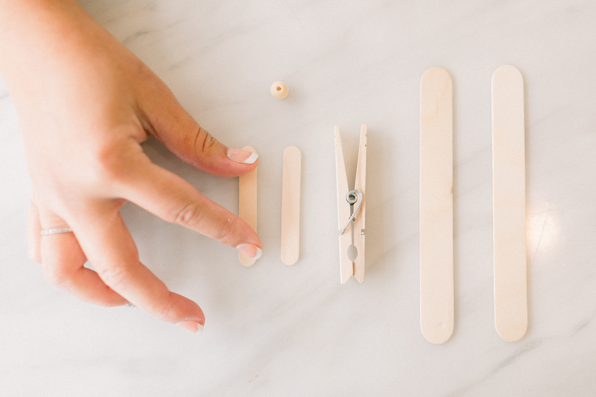  Make your own DIY Clothespin Airplanes with Hello Rascal Kids. 