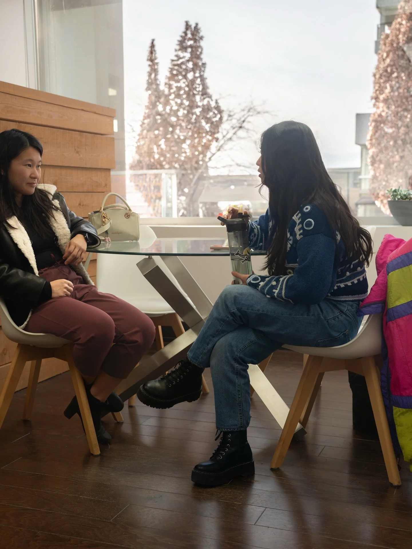 Sometimes it looks like this

A conversation
A pause
A place to say things out loud for the first time

Our student clinicians offer supportive care under licensed supervision, creating space for early
support when it matters most.

If you have been 